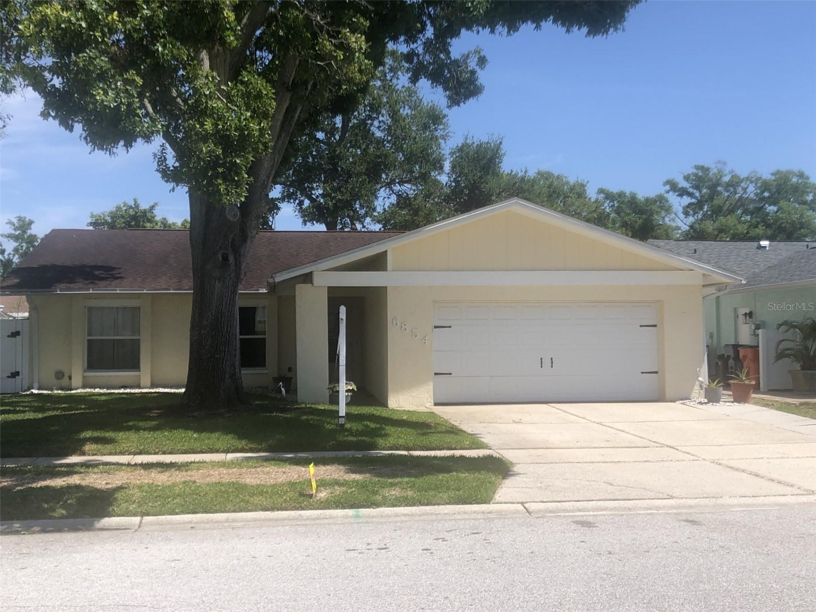6854 Circlecreek Dr Property Photo 2