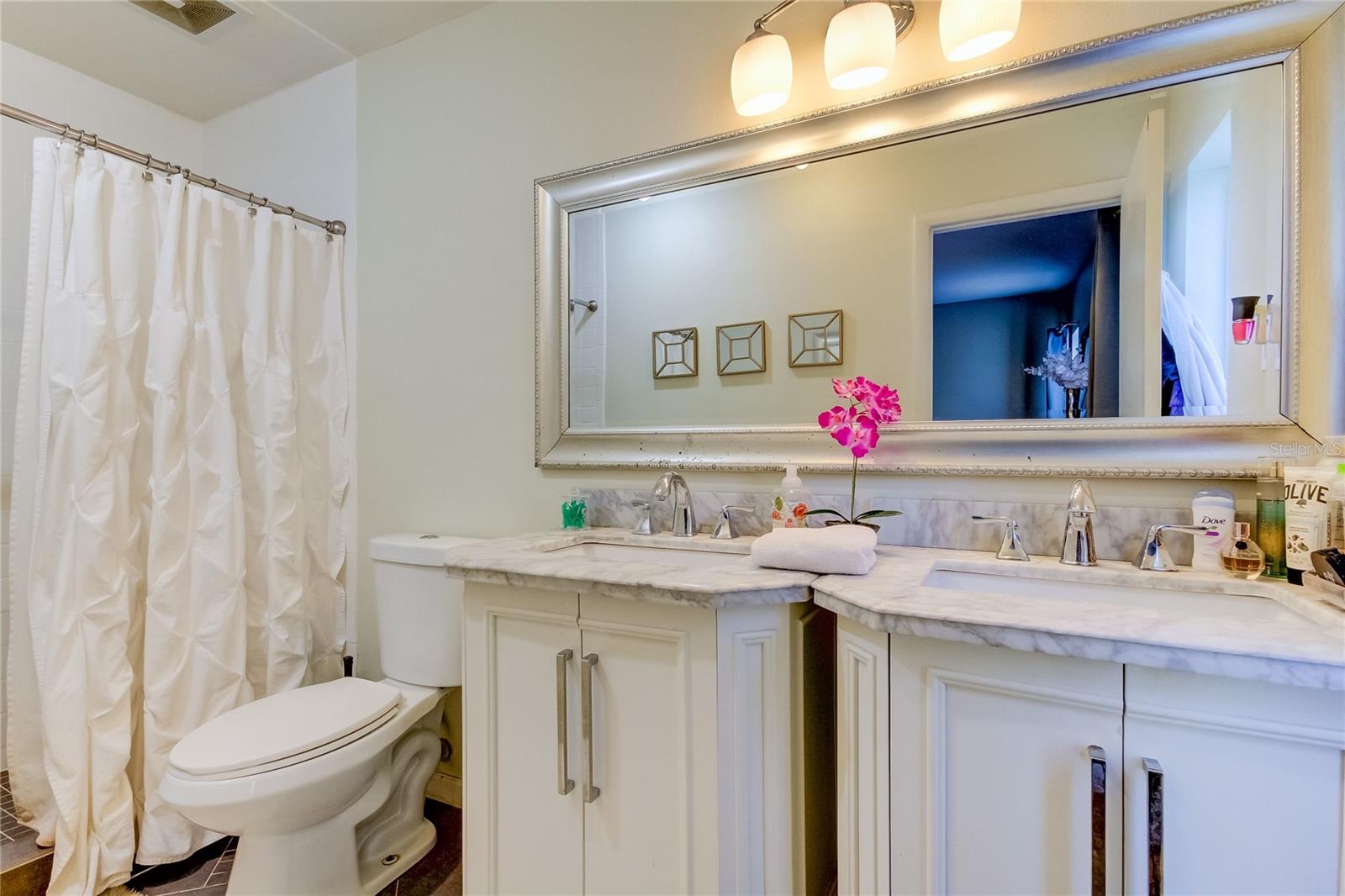 6854 Circlecreek Dr Property Photo 12
