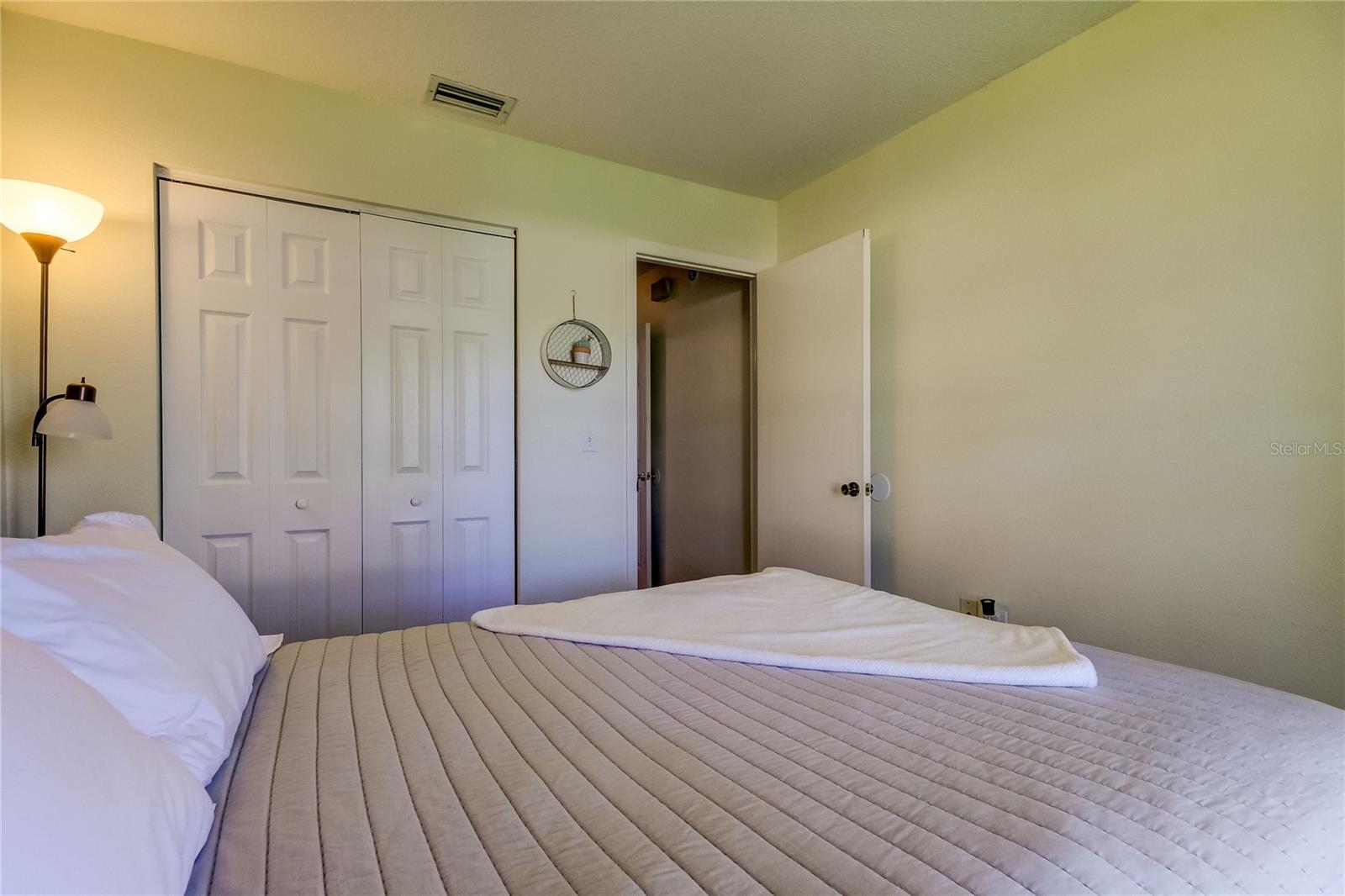 6854 Circlecreek Dr Property Photo 23