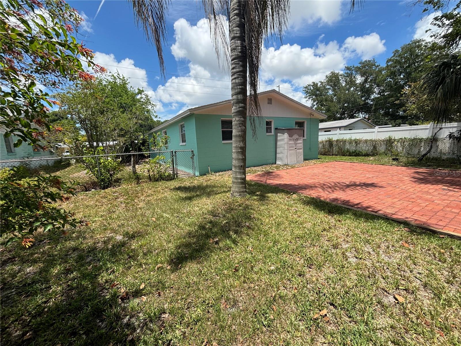 5060 86th Ave N Property Photo 10