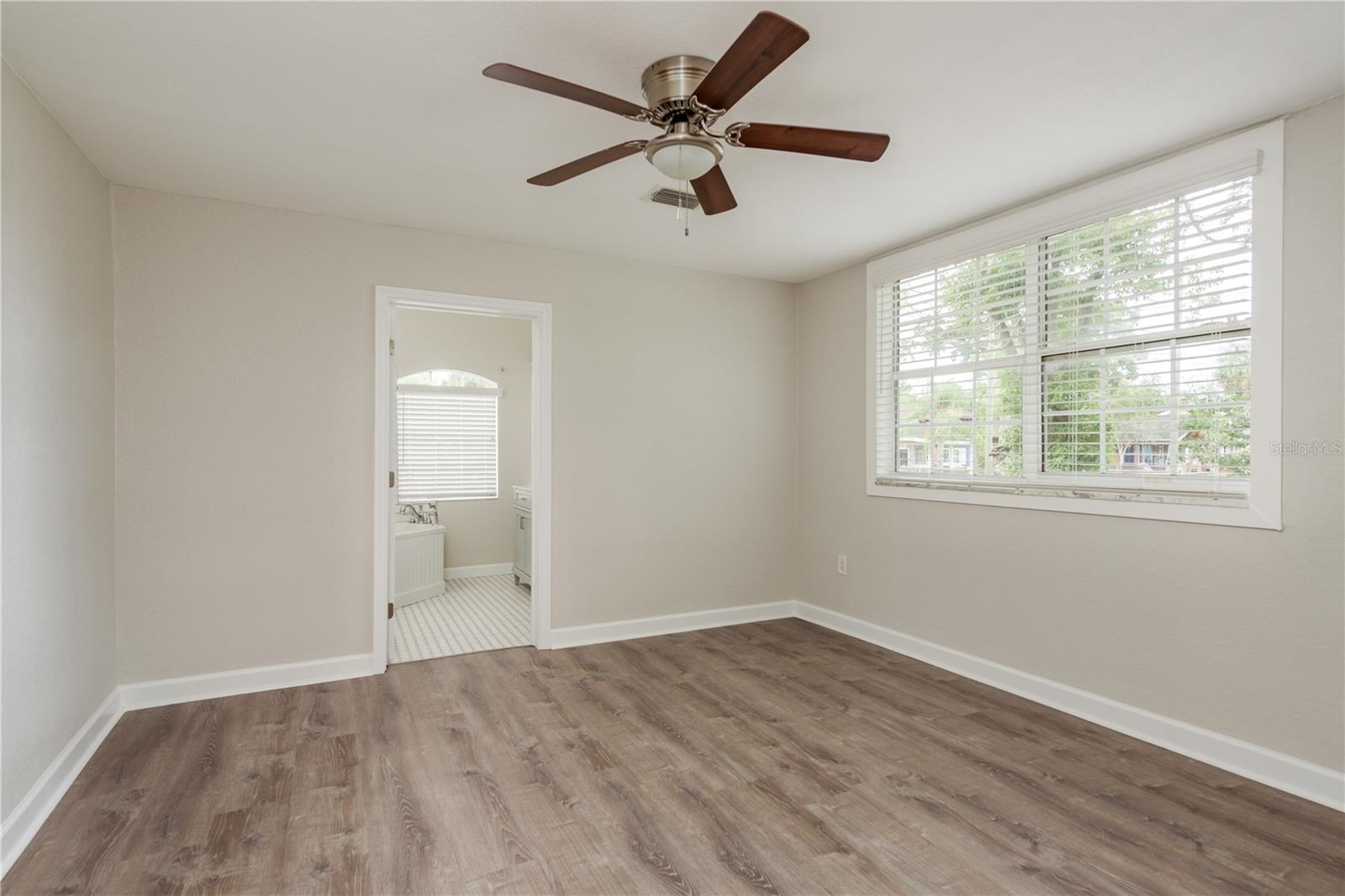 49 W Boyer St Property Photo 9