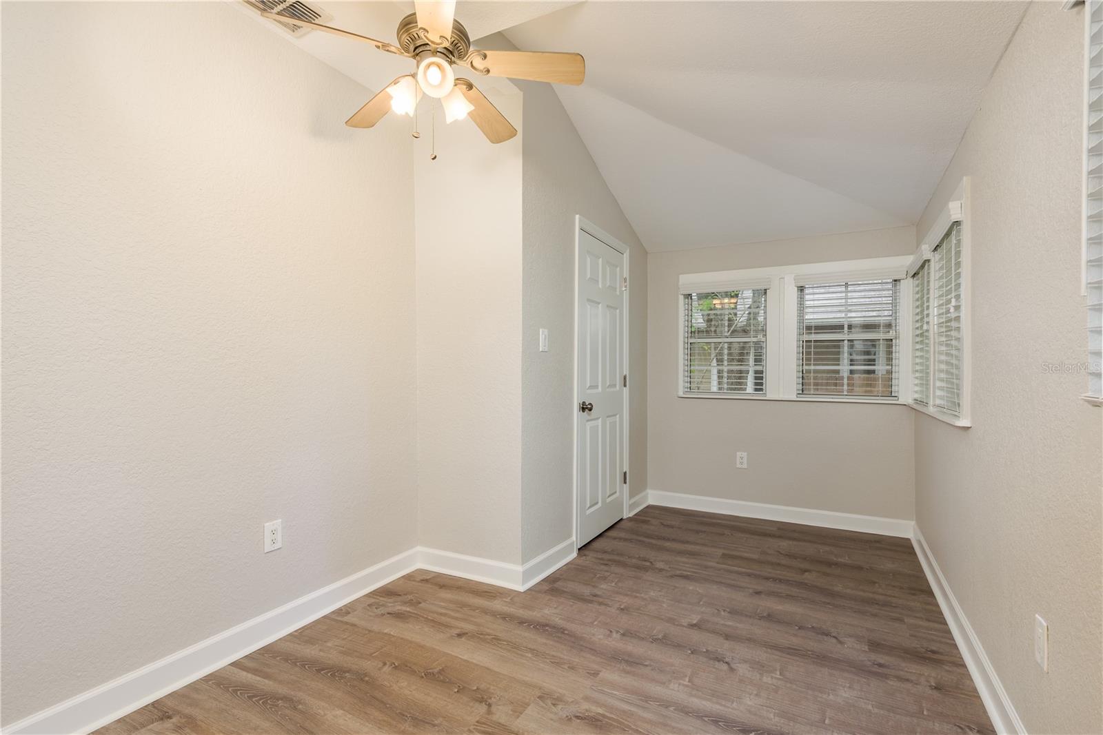 49 W Boyer St Property Photo 15