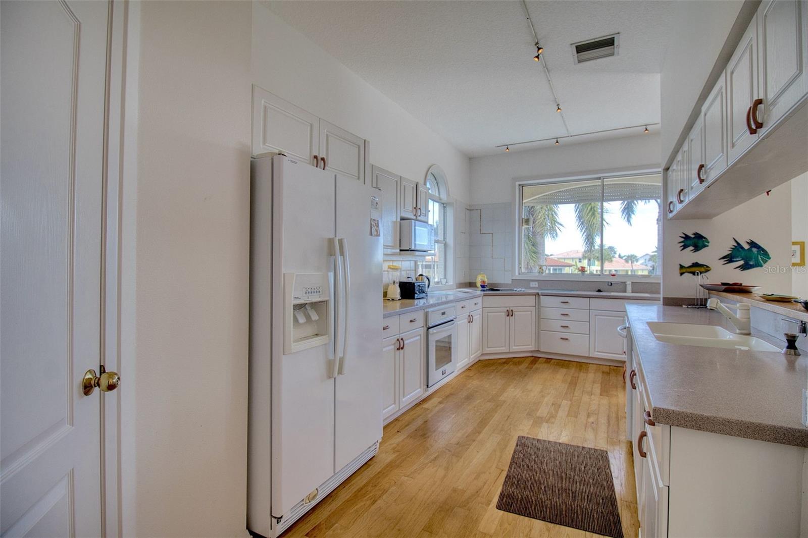 131 Sands Point Drive Property Photo 8