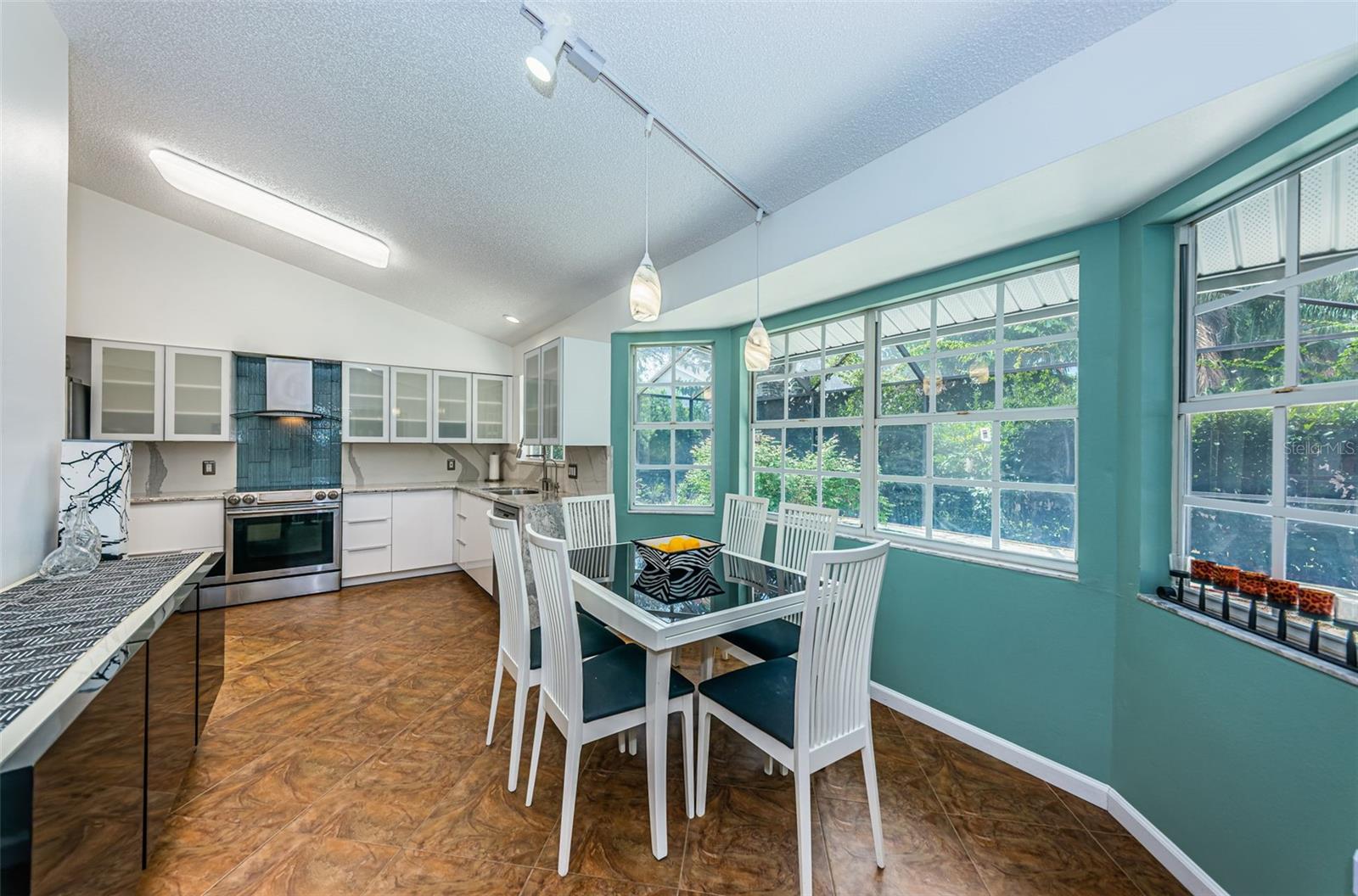 4811 Harbor Woods Dr Property Photo 7