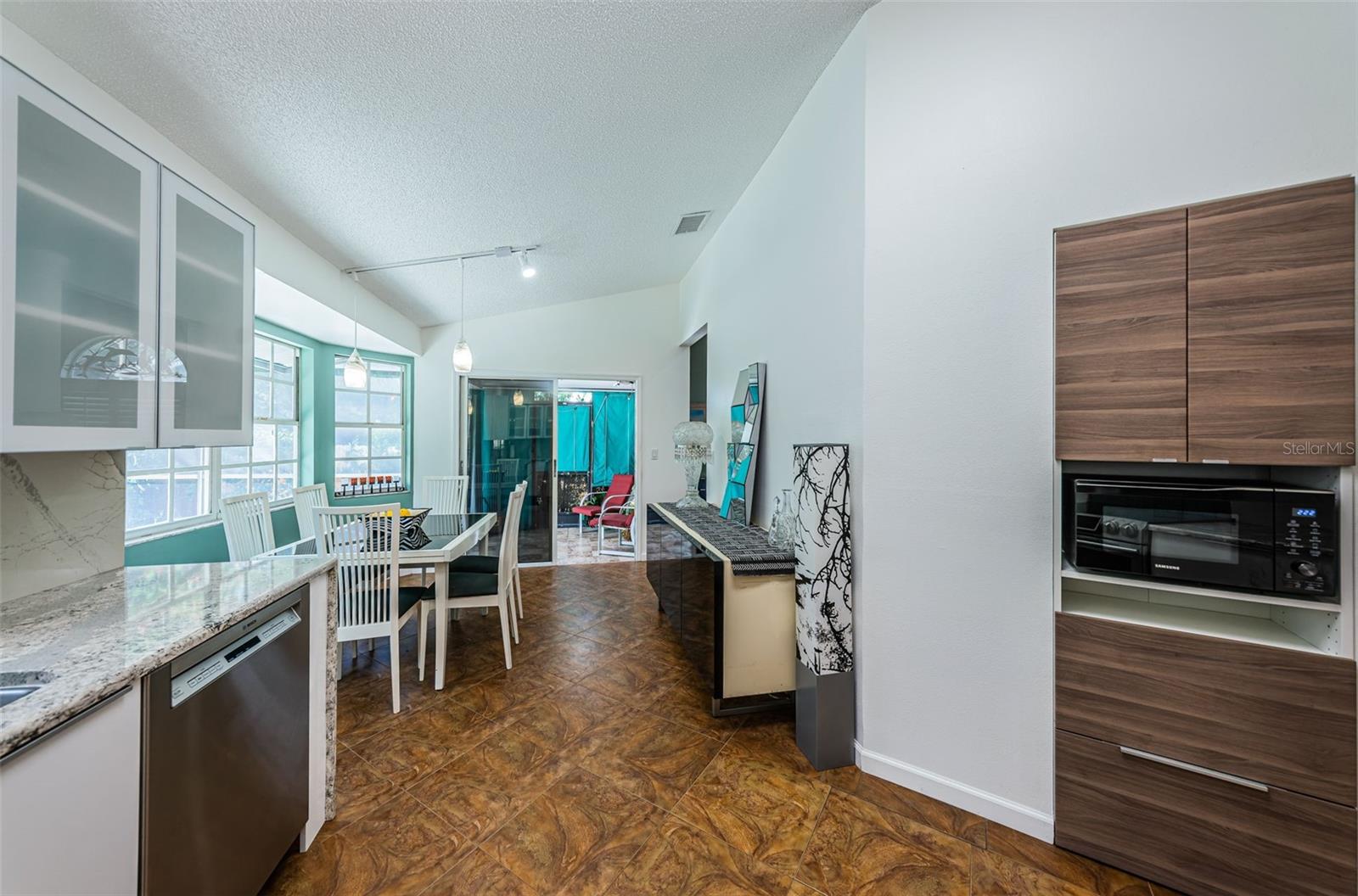 4811 Harbor Woods Dr Property Photo 11