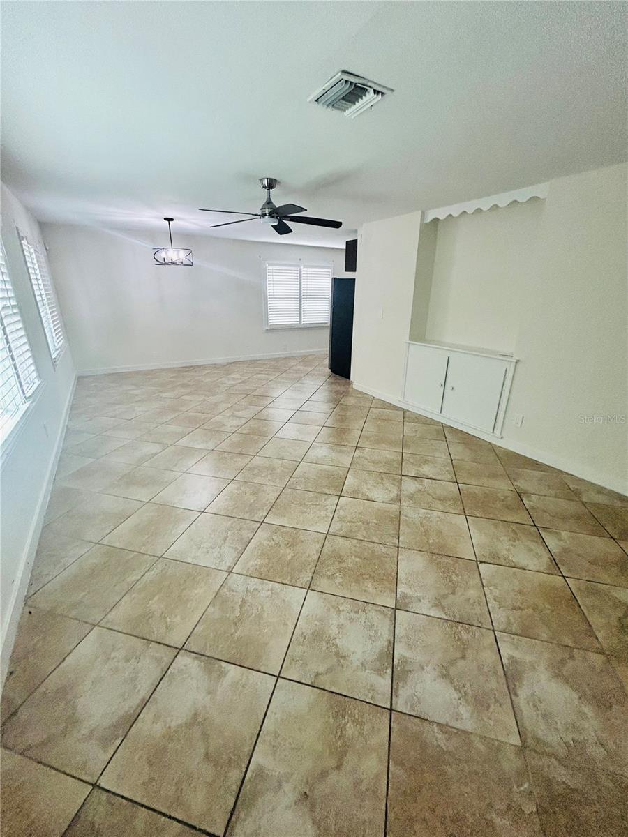 2811 Valencia Way S Property Photo 11