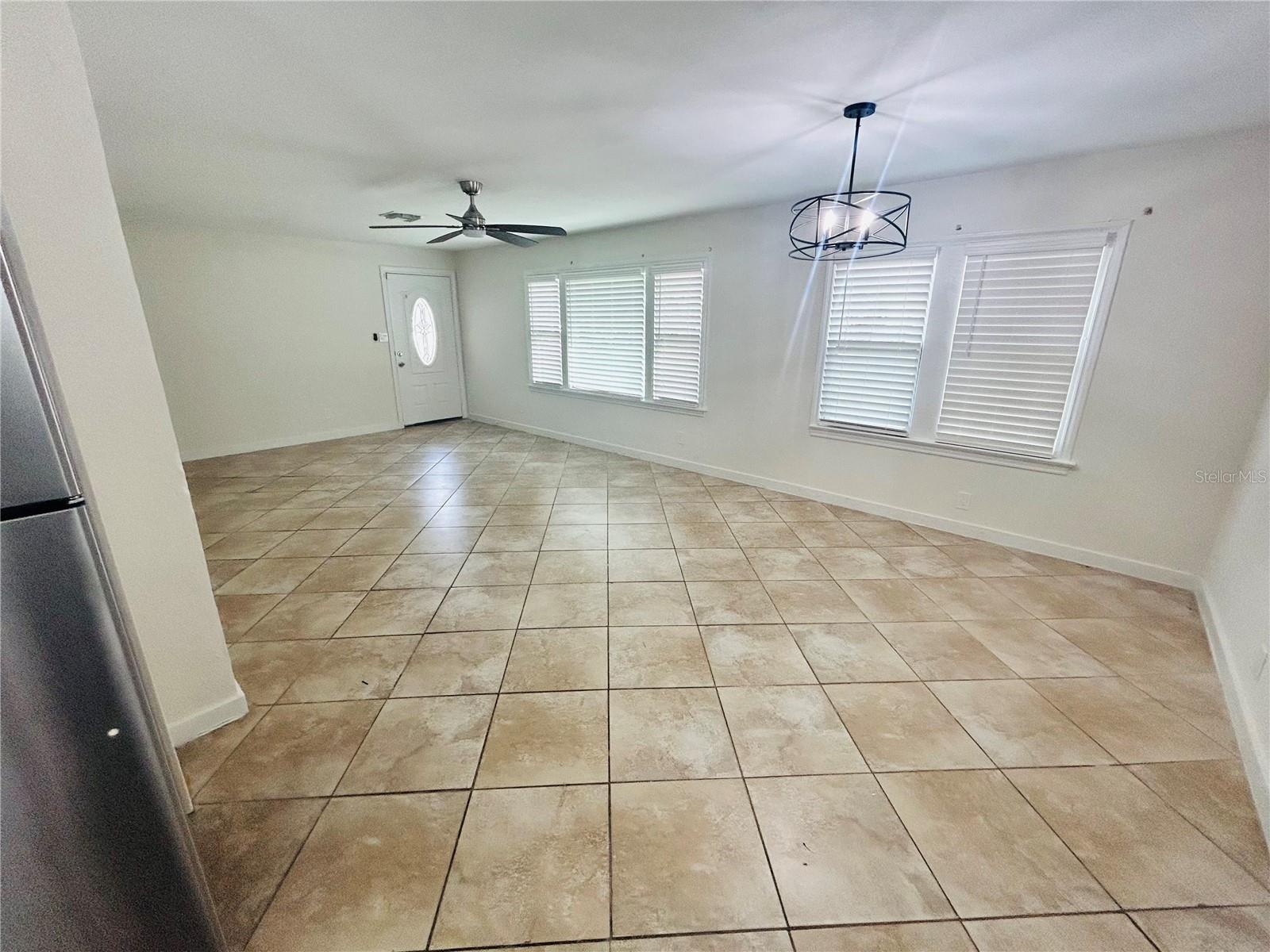 2811 Valencia Way S Property Photo 12