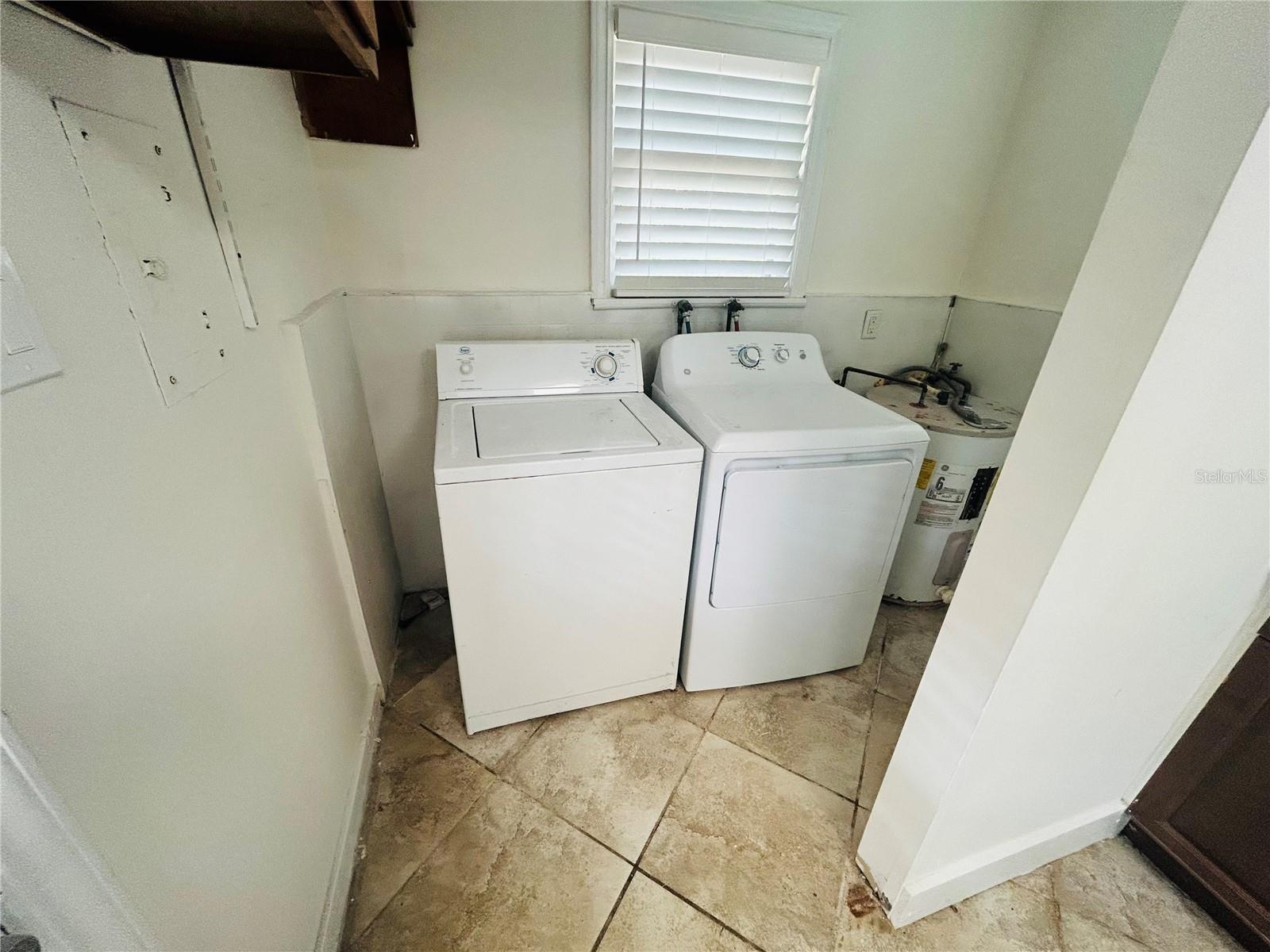 2811 Valencia Way S Property Photo 17