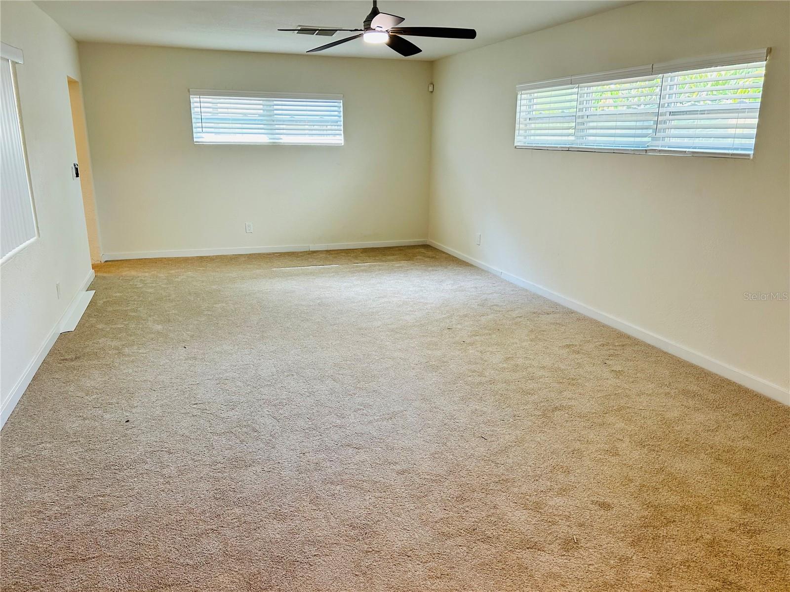 2811 Valencia Way S Property Photo 28