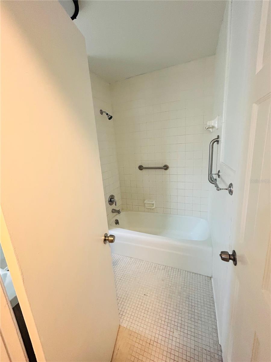 2811 Valencia Way S Property Photo 31