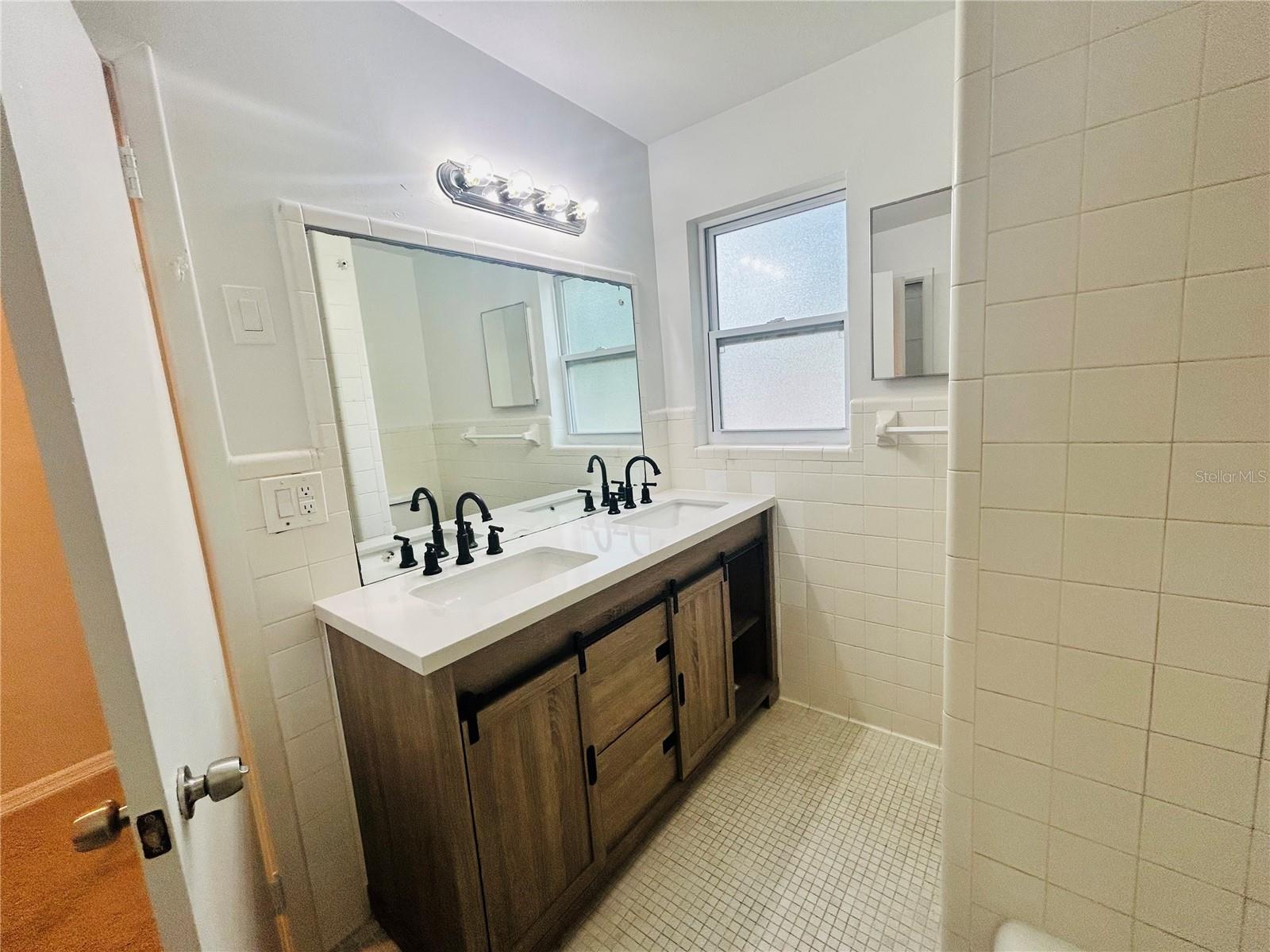 2811 Valencia Way S Property Photo 33