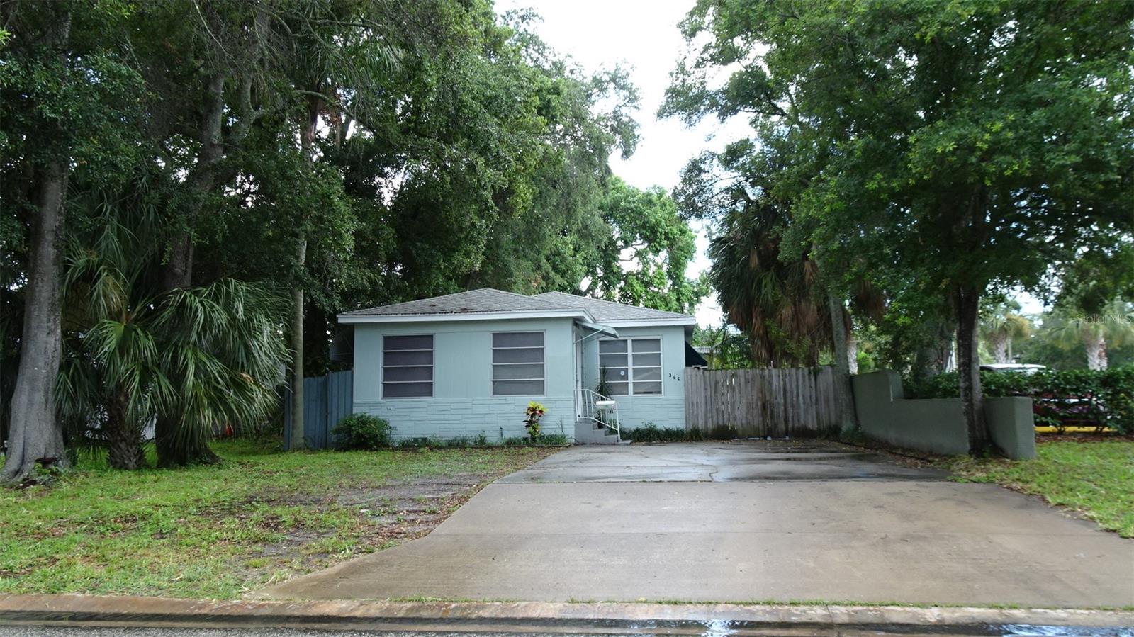 366 45th Ave N Property Photo 2