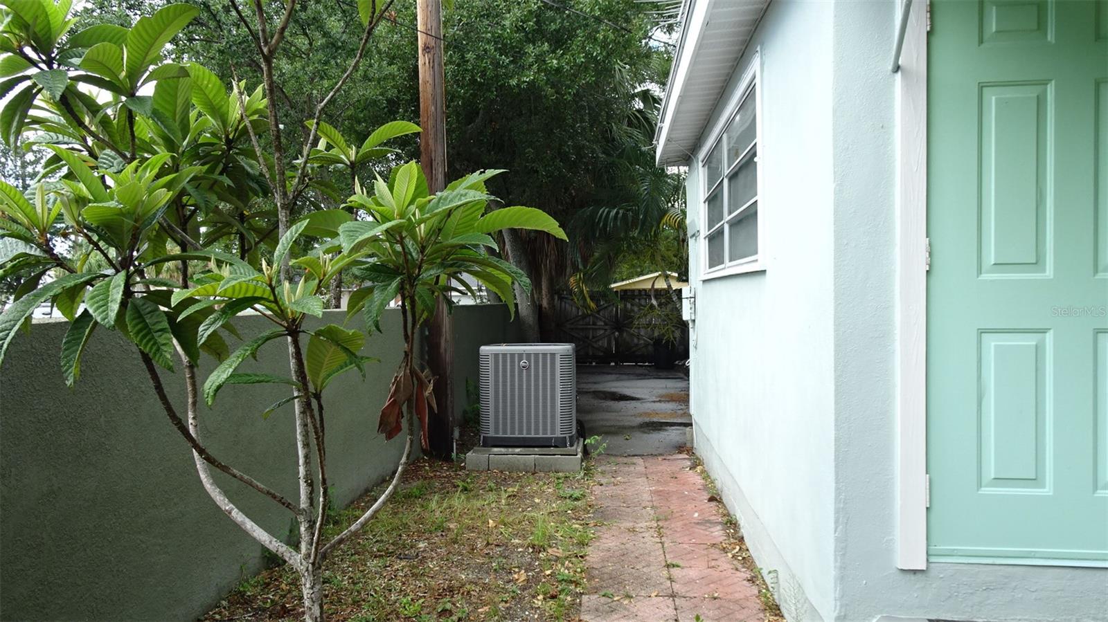 366 45th Ave N Property Photo 23