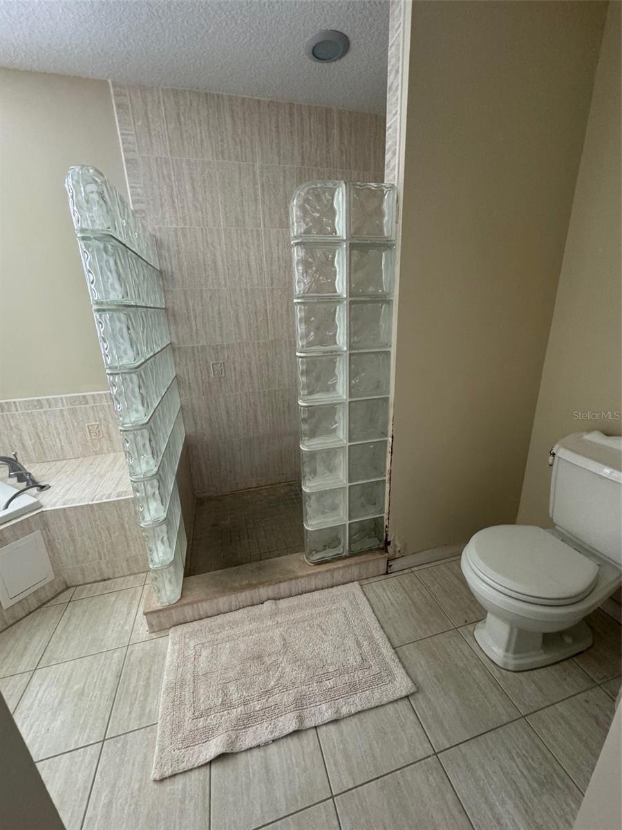 15529 Redington Dr Property Photo 7