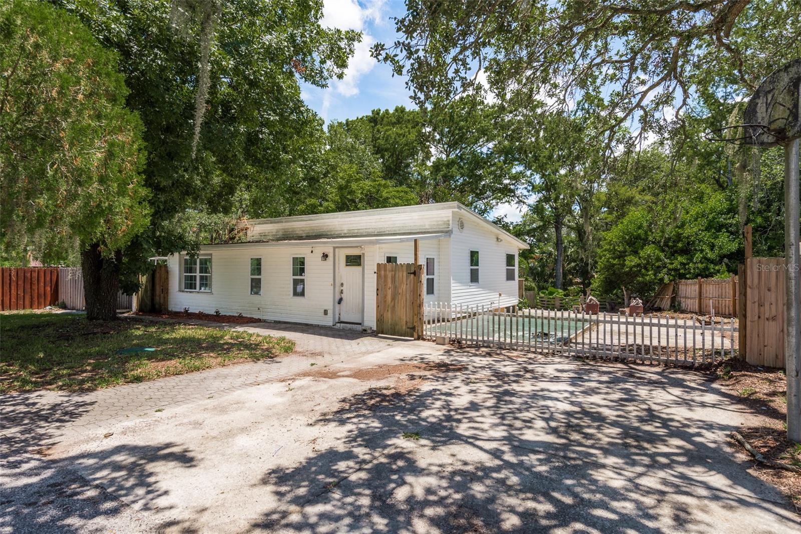 7140 Riverrun Rd Property Photo 1