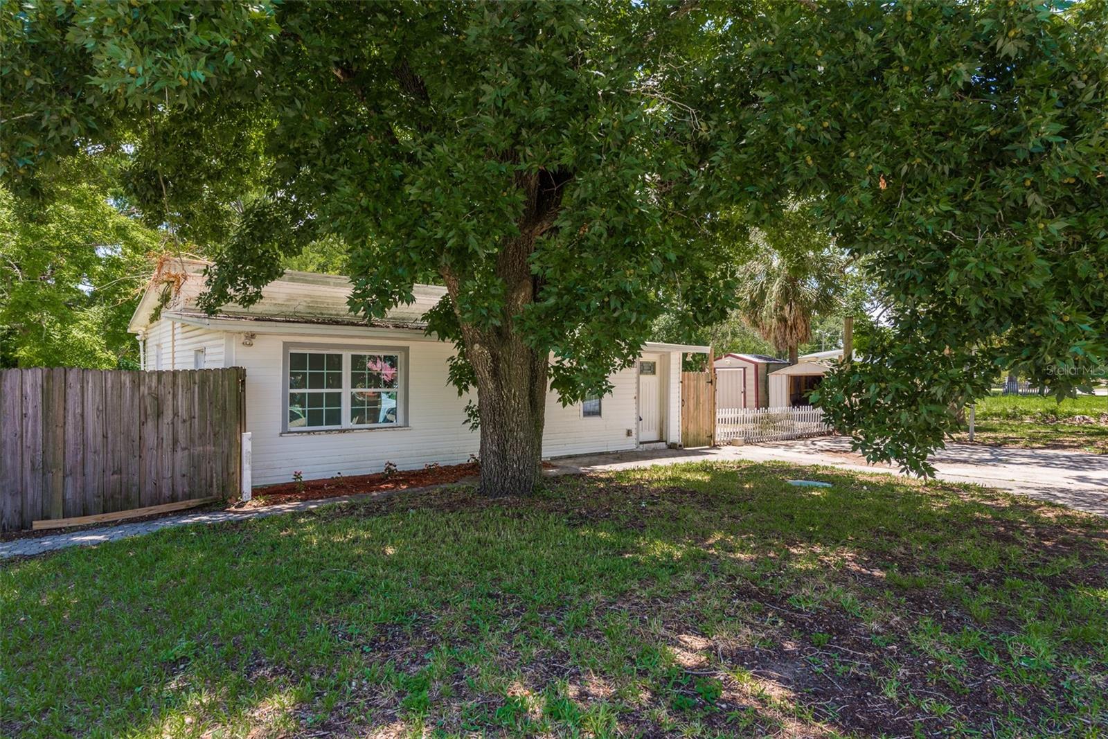 7140 Riverrun Rd Property Photo 3