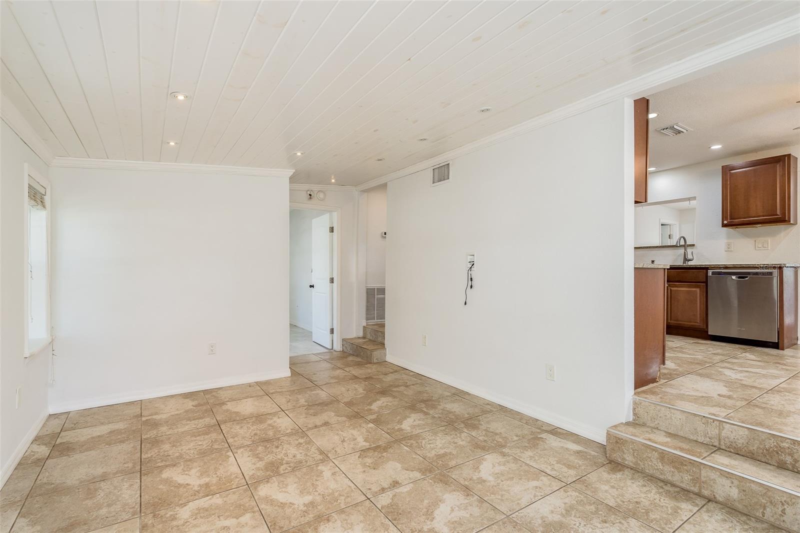 7140 Riverrun Rd Property Photo 11