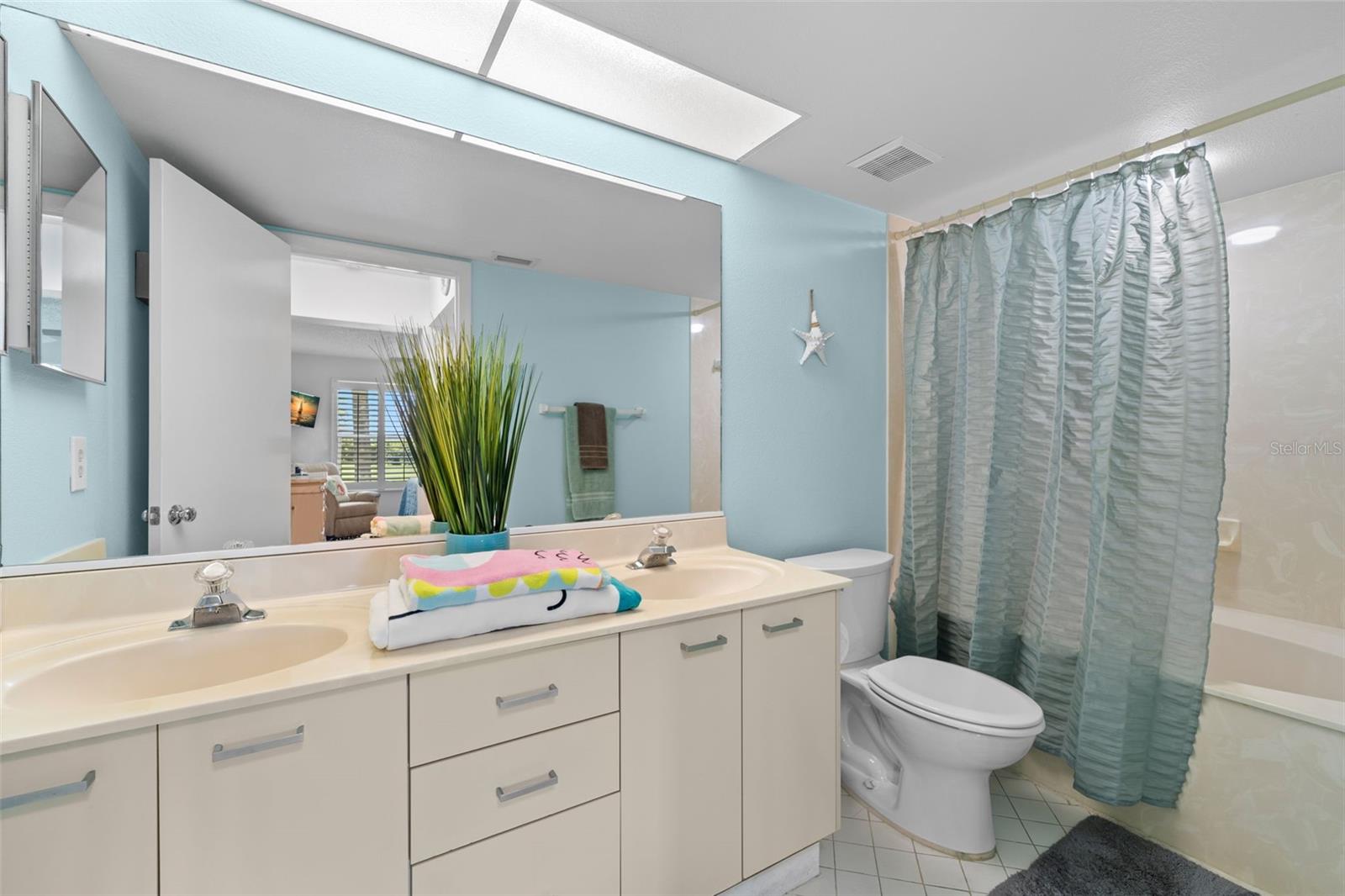 6191 Bahia Del Mar Blvd #105 Property Photo 17