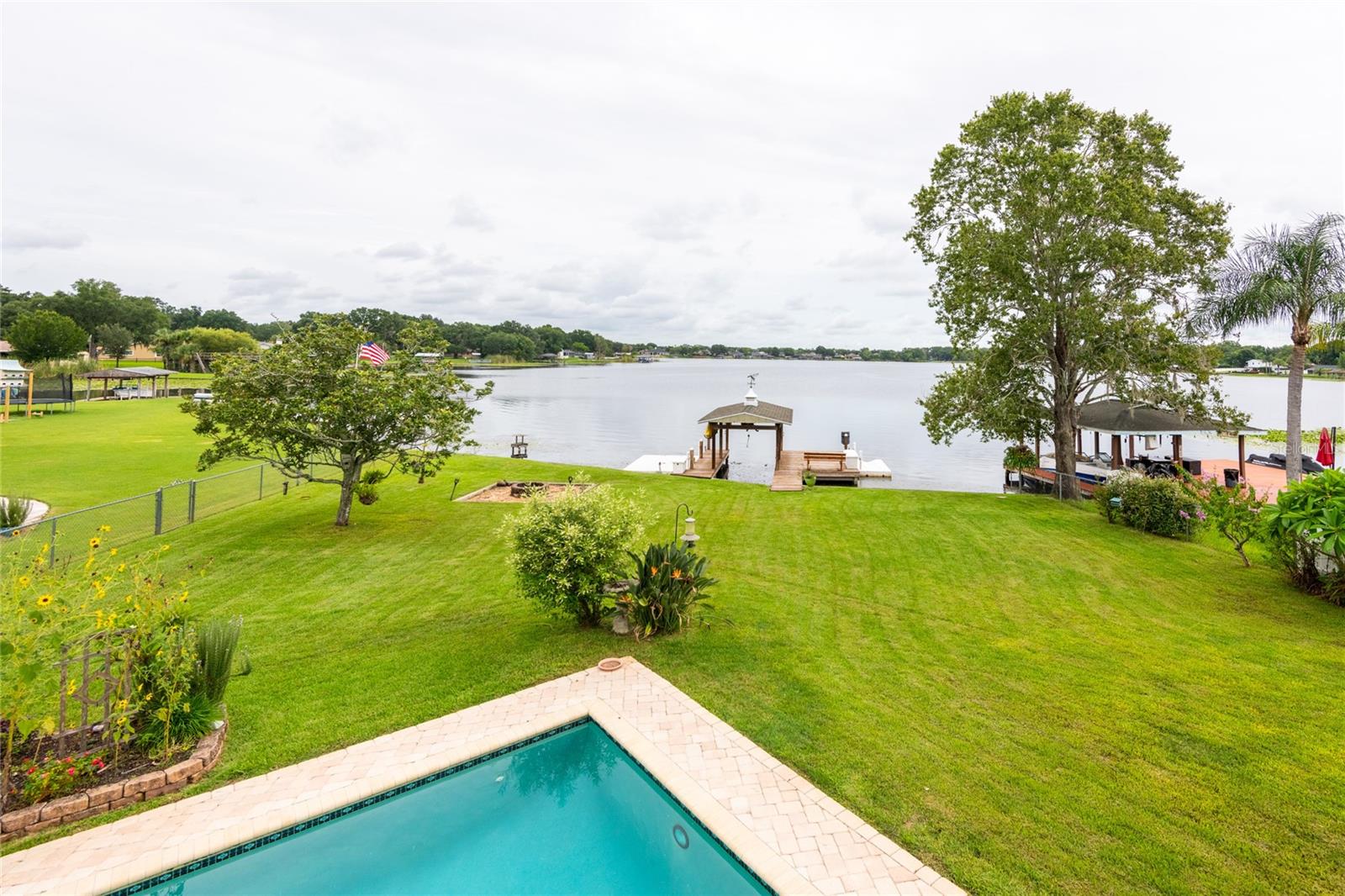 22607 Southshore Dr Property Photo 1