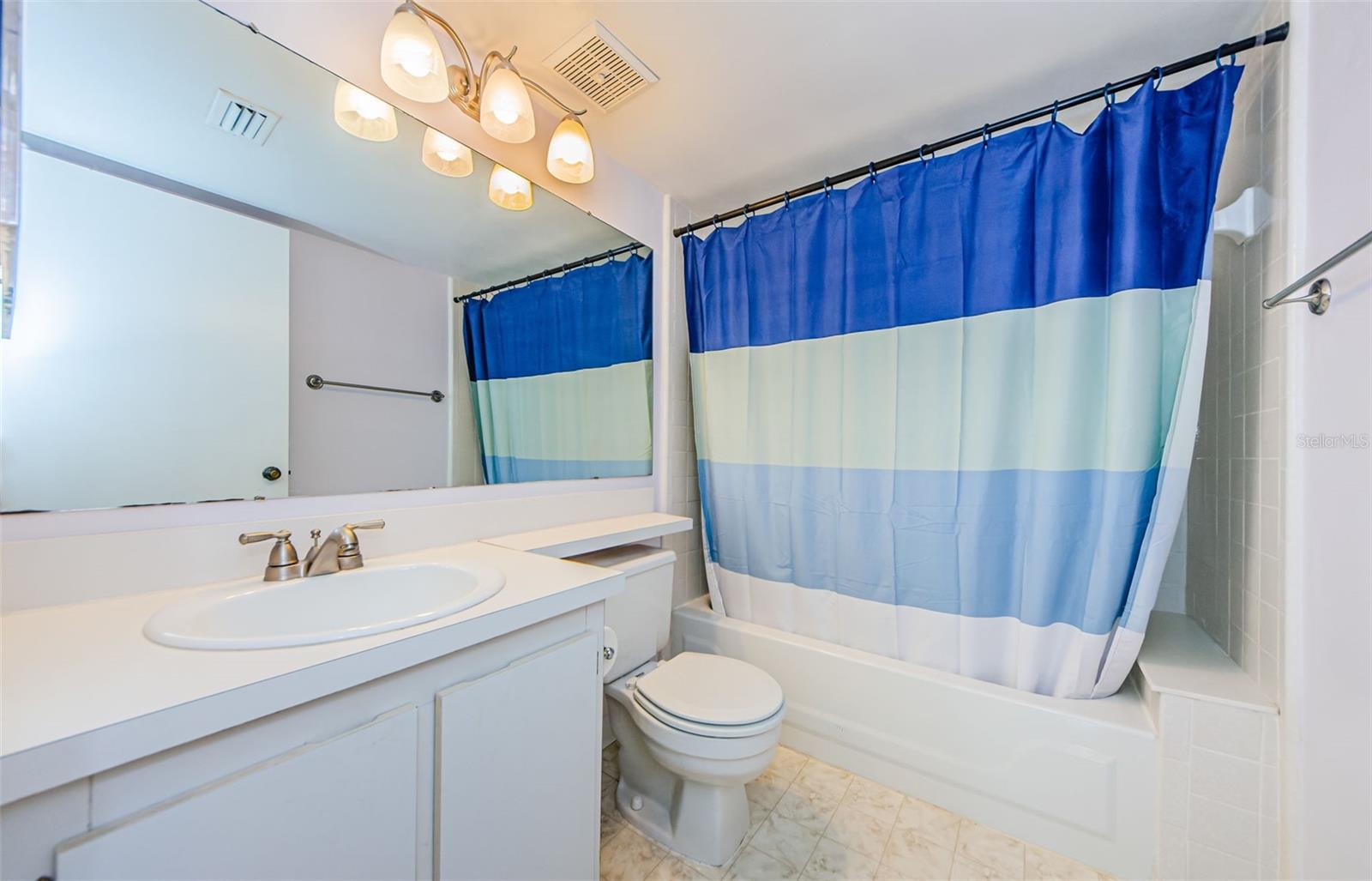1170 Pine Ridge Cir W #c2 Property Photo 32