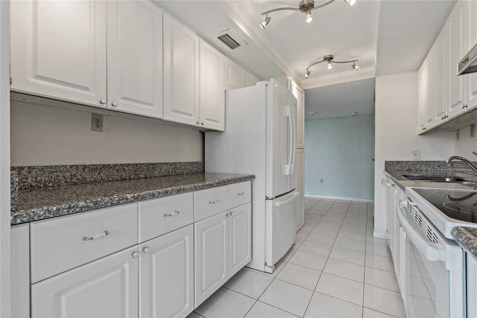 660 Island Way #301 Property Photo 12