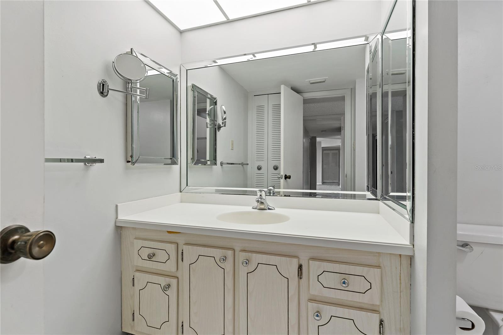 660 Island Way #301 Property Photo 20