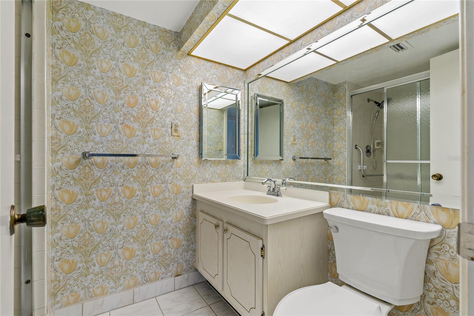 660 Island Way #301 Property Photo 25