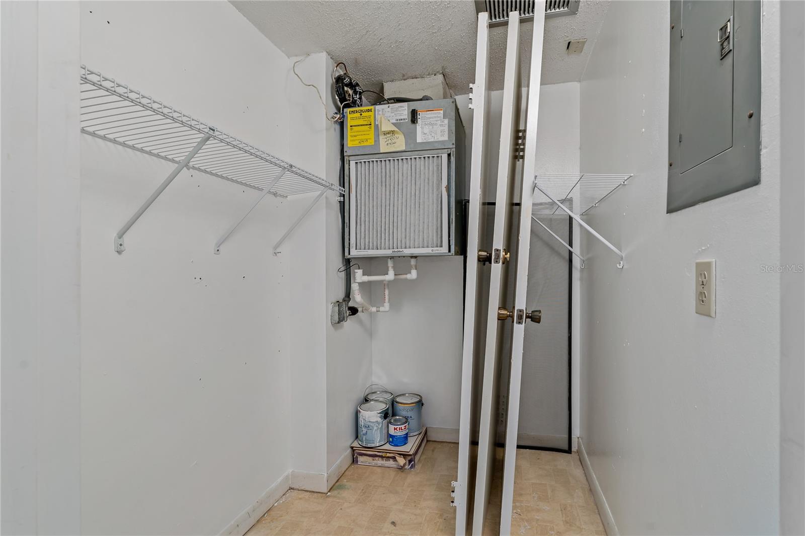 660 Island Way #301 Property Photo 27