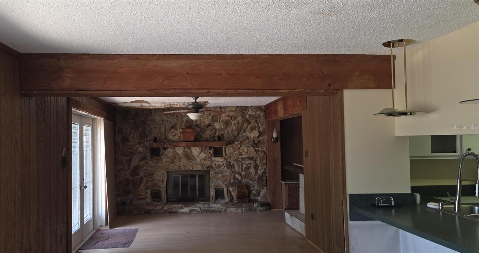 8665 Mockingbird Ln Property Photo 7