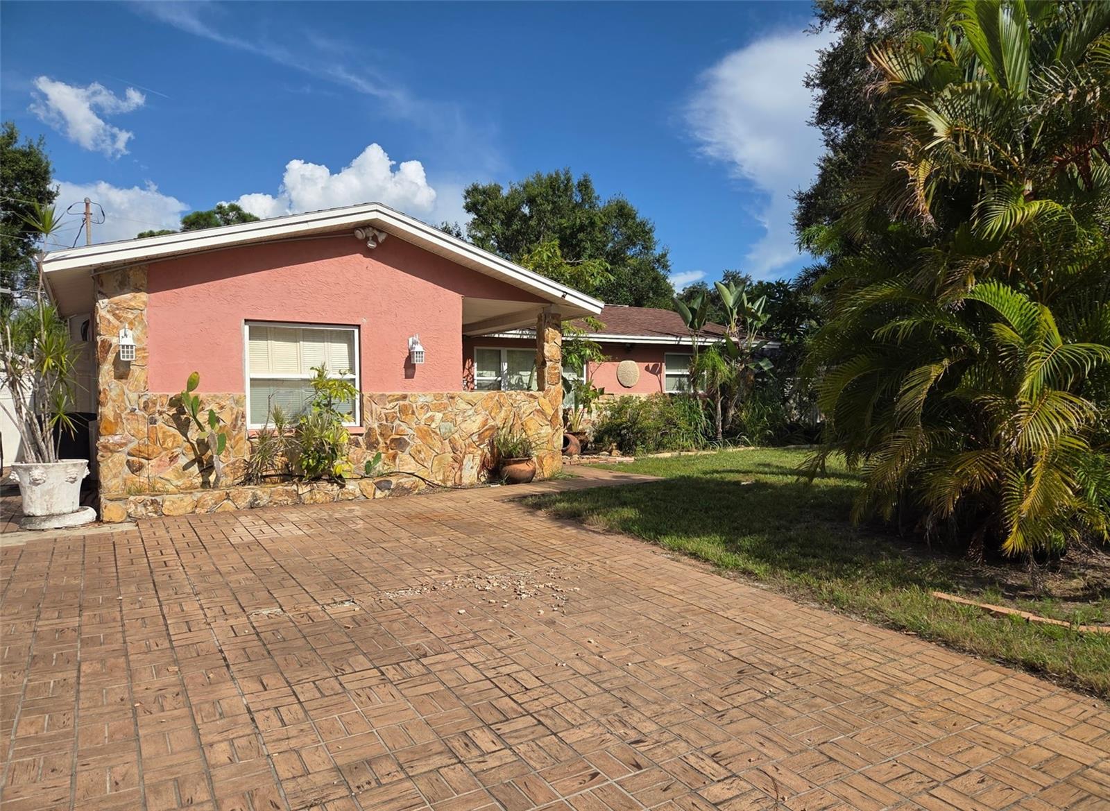 8665 Mockingbird Ln Property Photo 11