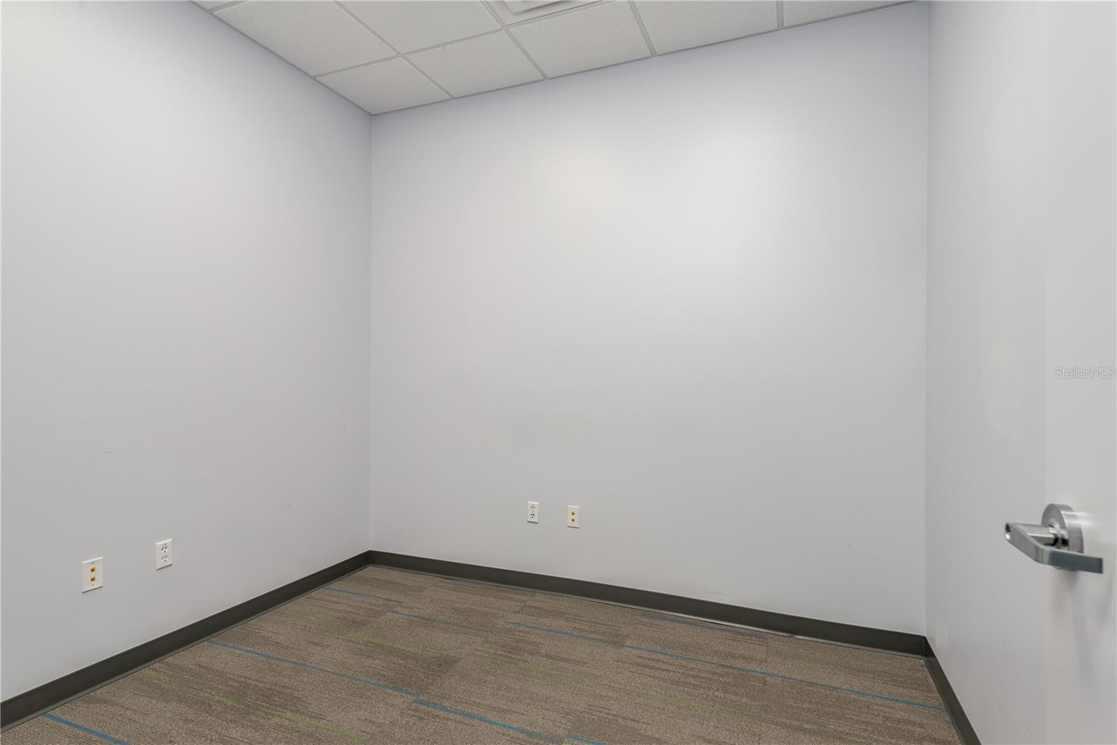 4690 Exploration Ave #4700 Property Photo 21