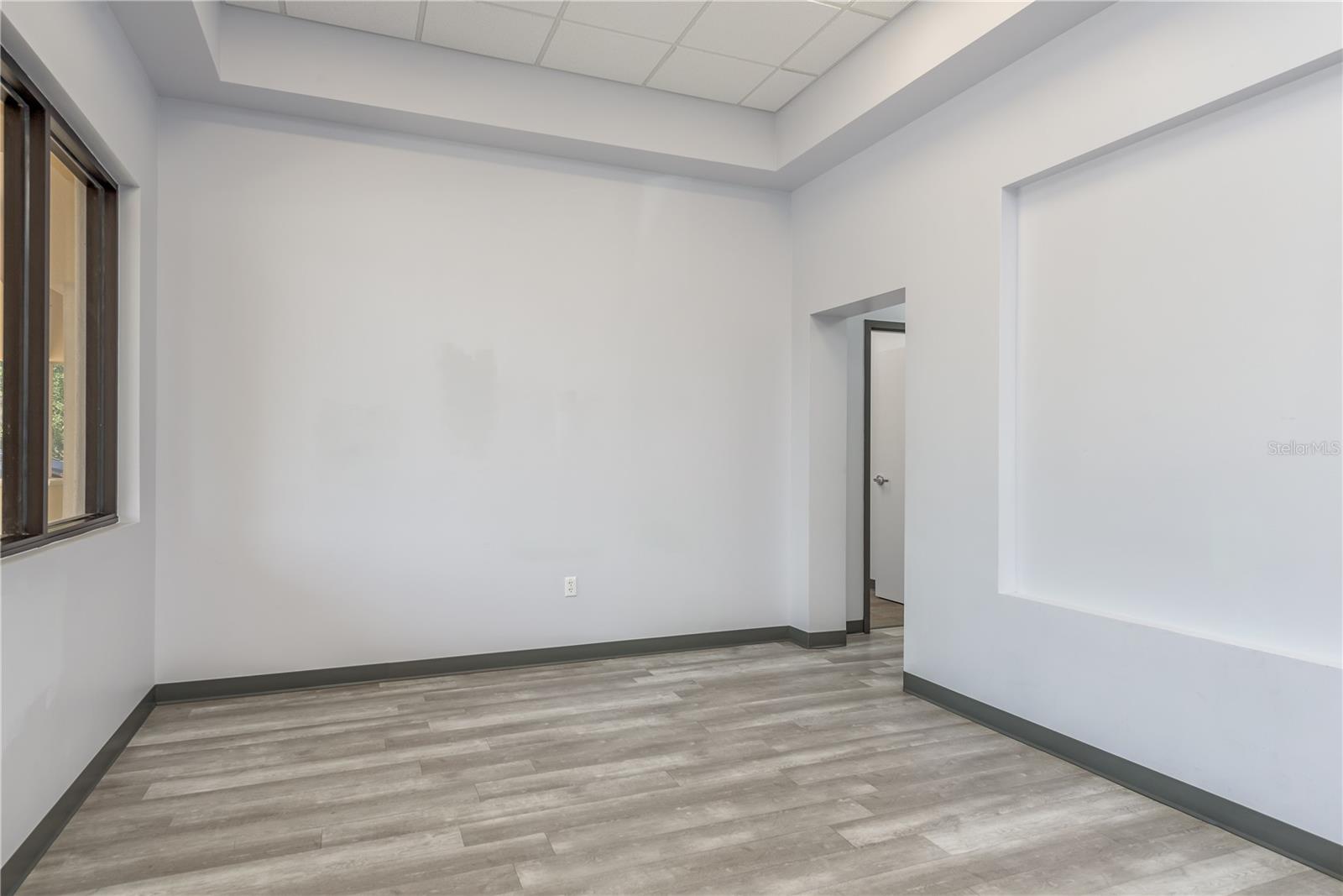 4690 Exploration Ave #4700 Property Photo 24