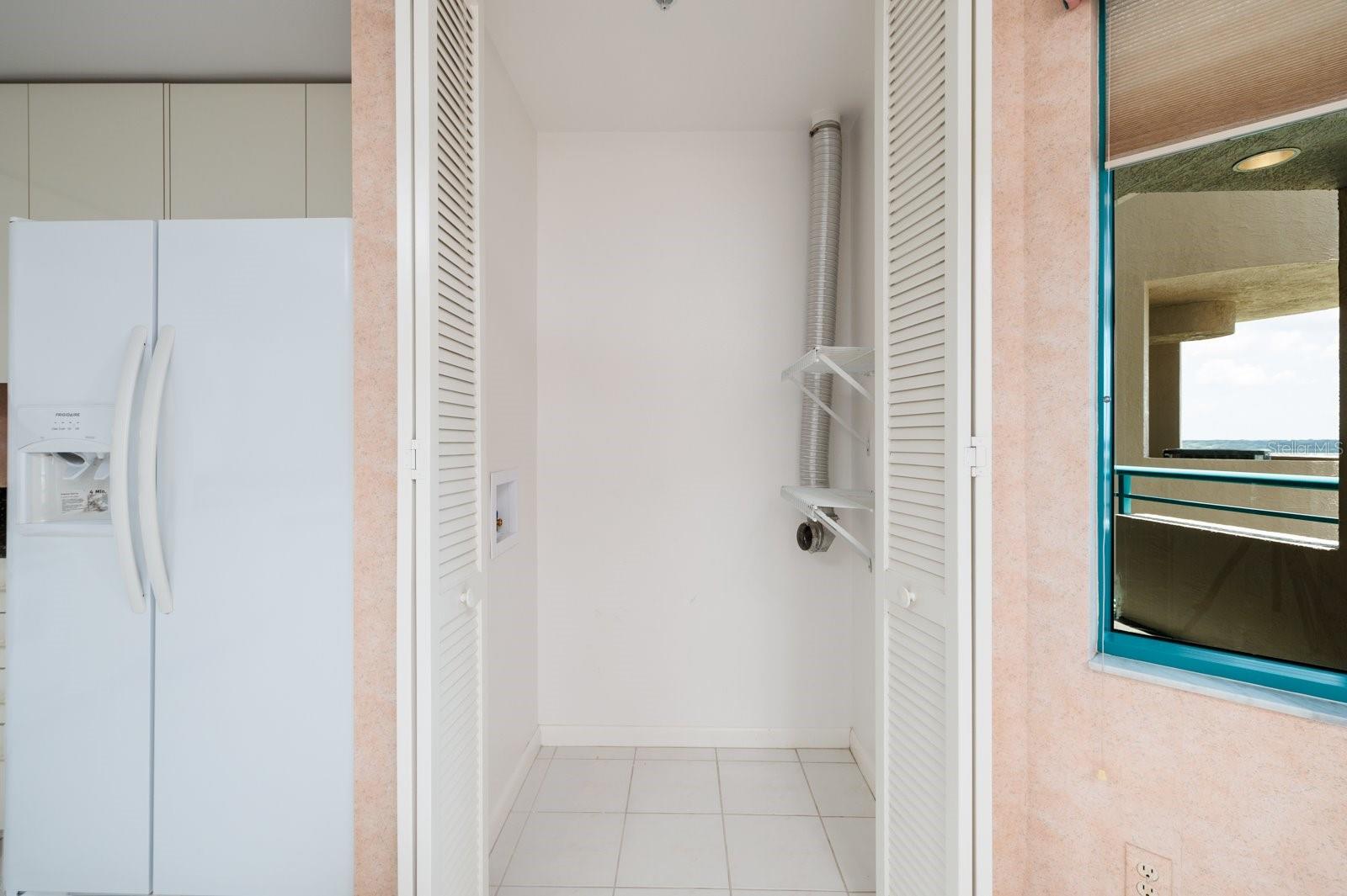 1560 Gulf Blvd #1004 Property Photo 10