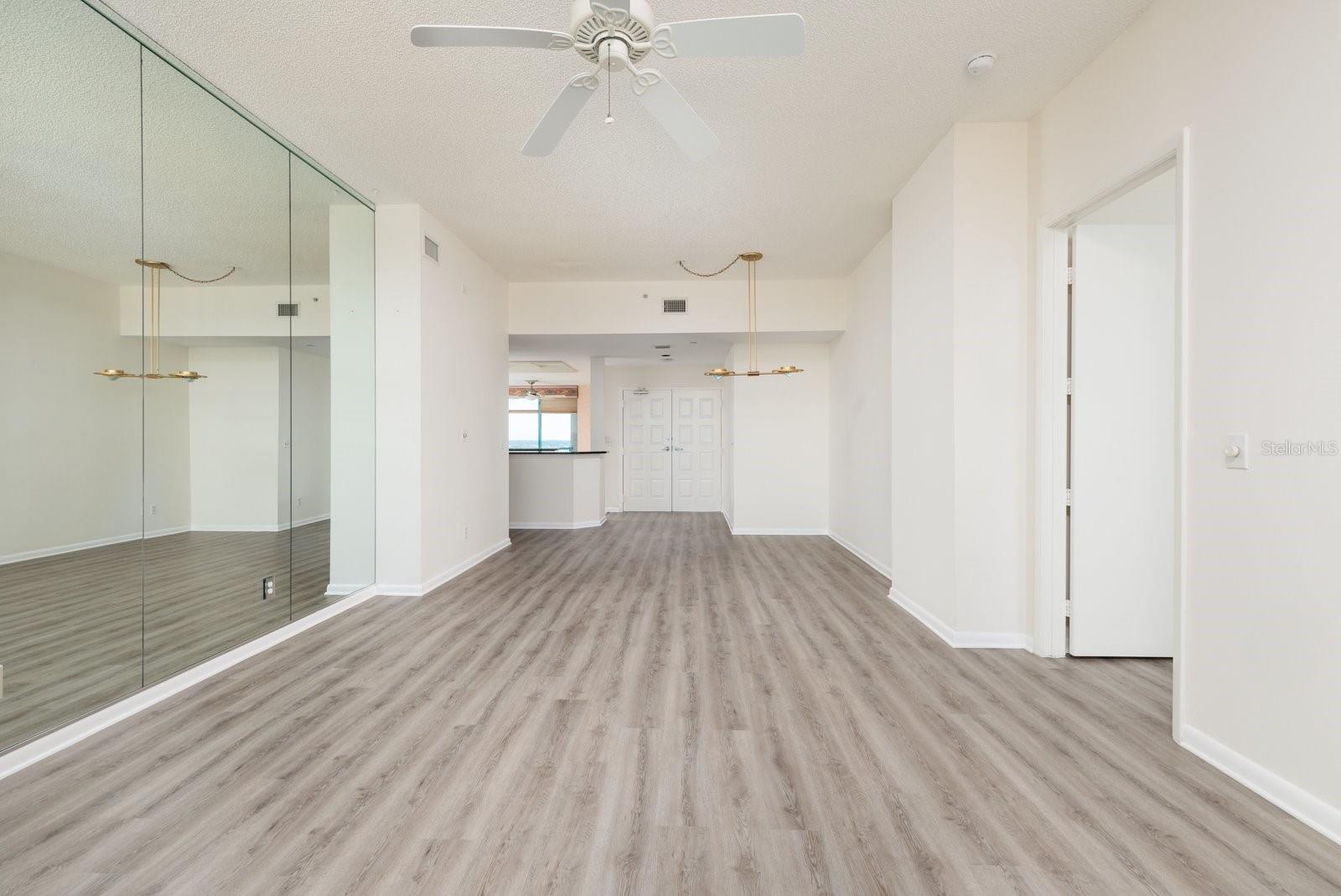 1560 Gulf Blvd #1004 Property Photo 12