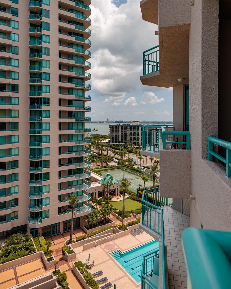 1560 Gulf Blvd #1004 Property Photo 16