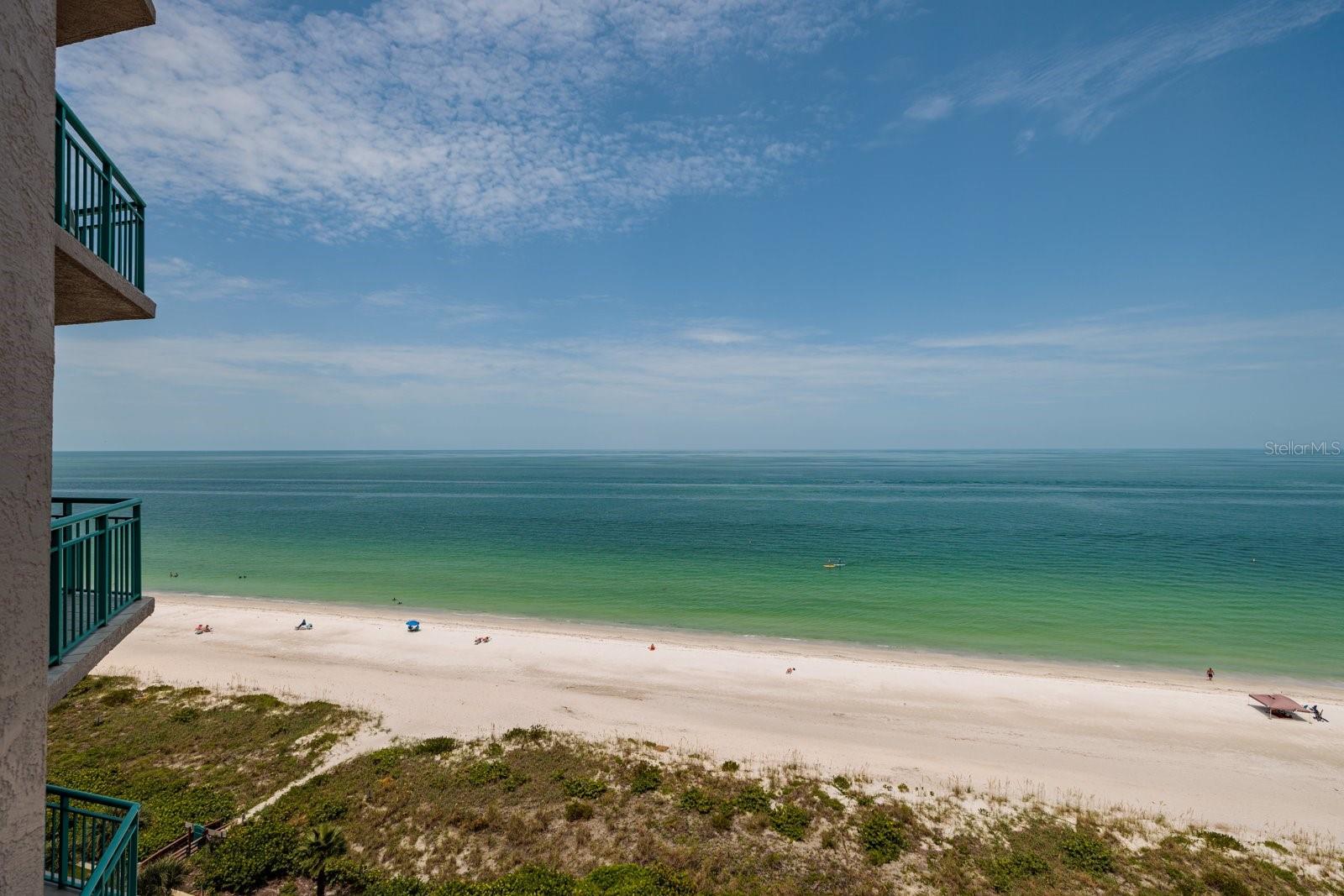 1560 Gulf Blvd #1004 Property Photo 18