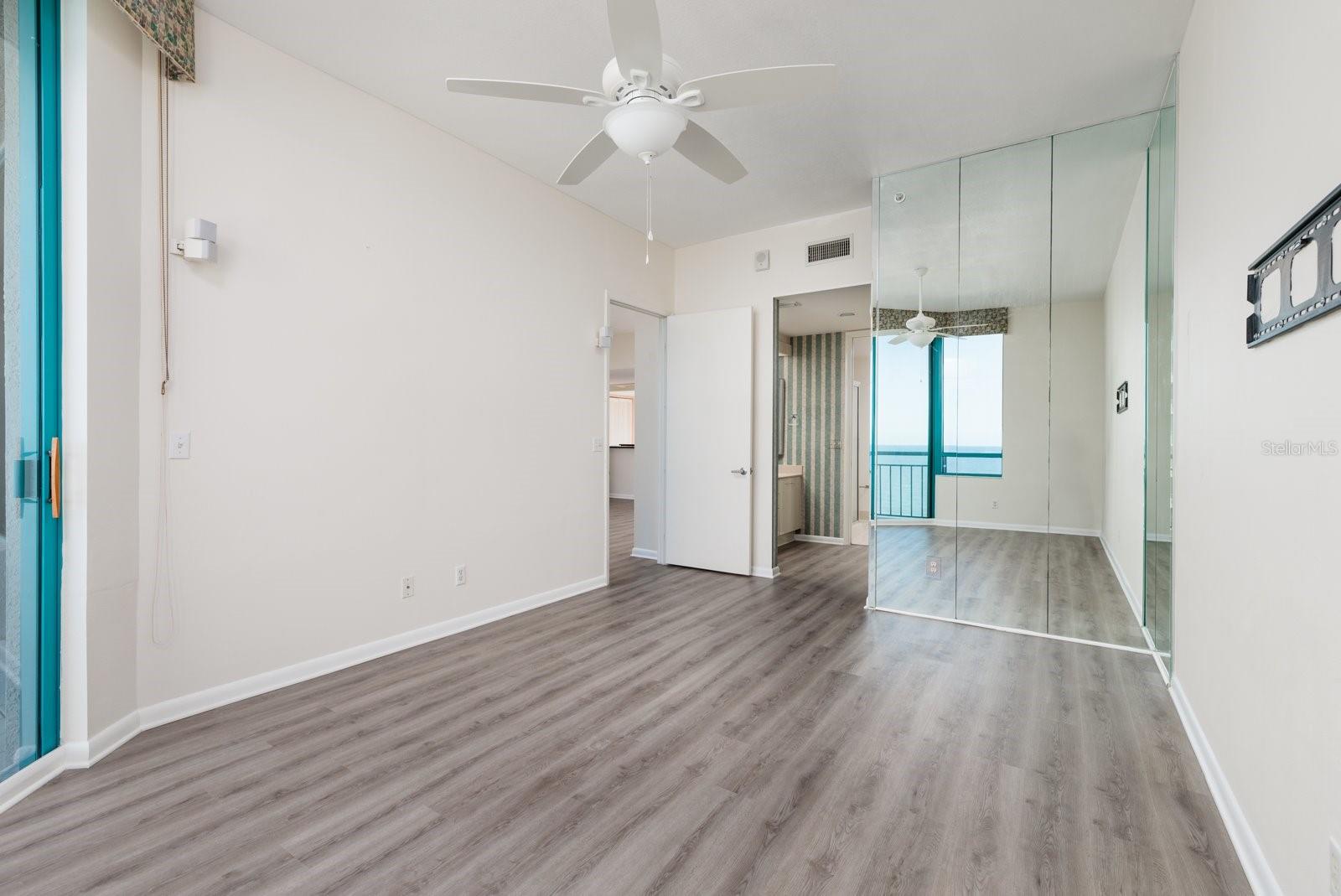 1560 Gulf Blvd #1004 Property Photo 22