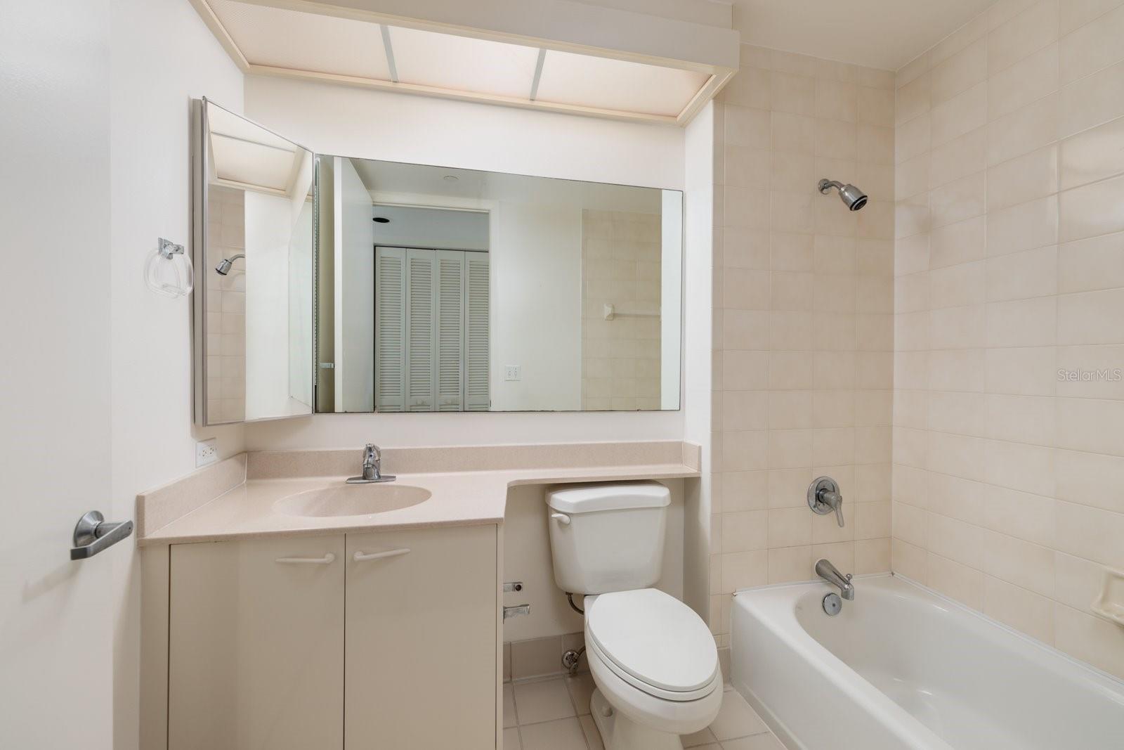1560 Gulf Blvd #1004 Property Photo 29