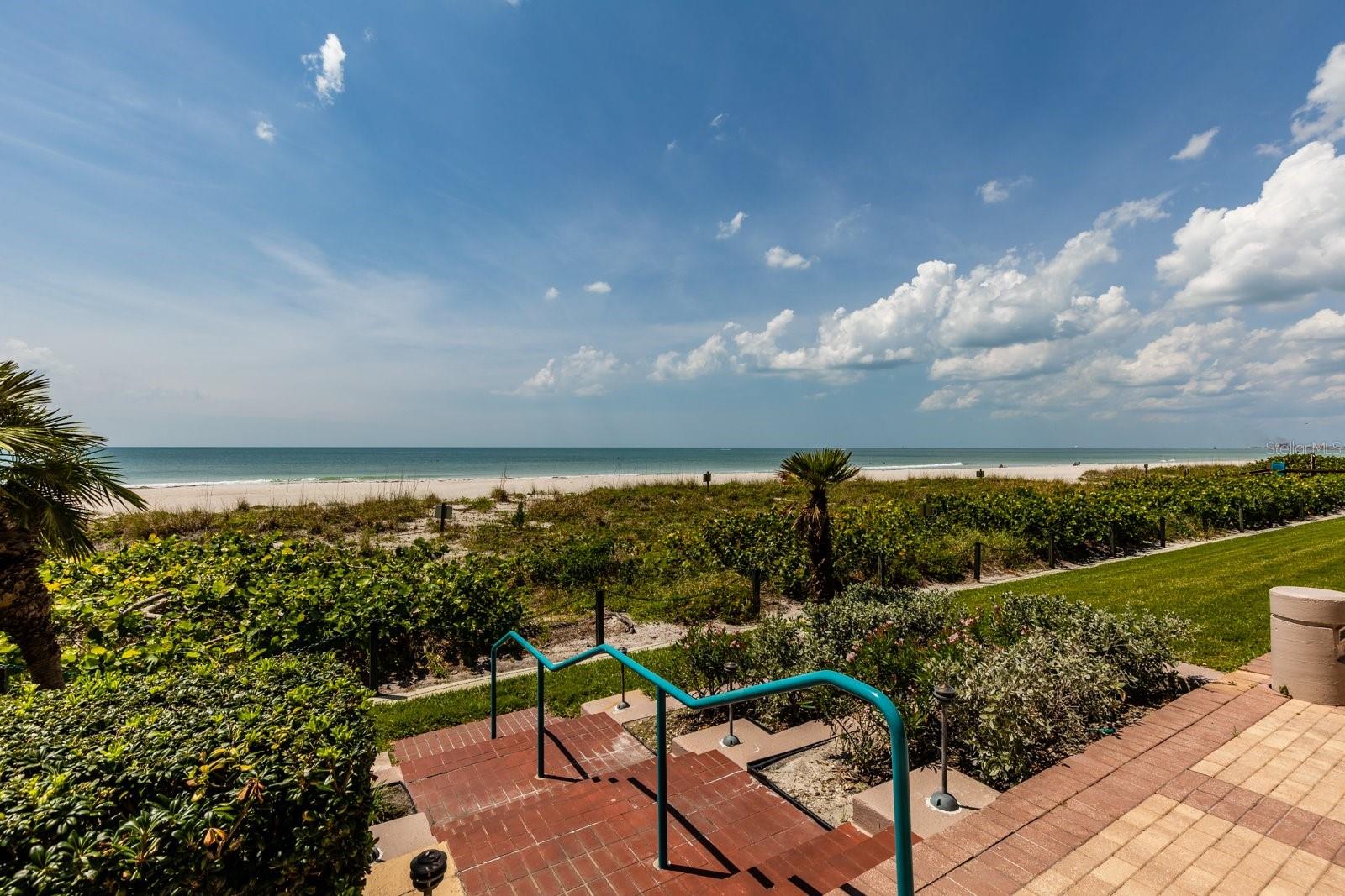 1560 Gulf Blvd #1004 Property Photo 58