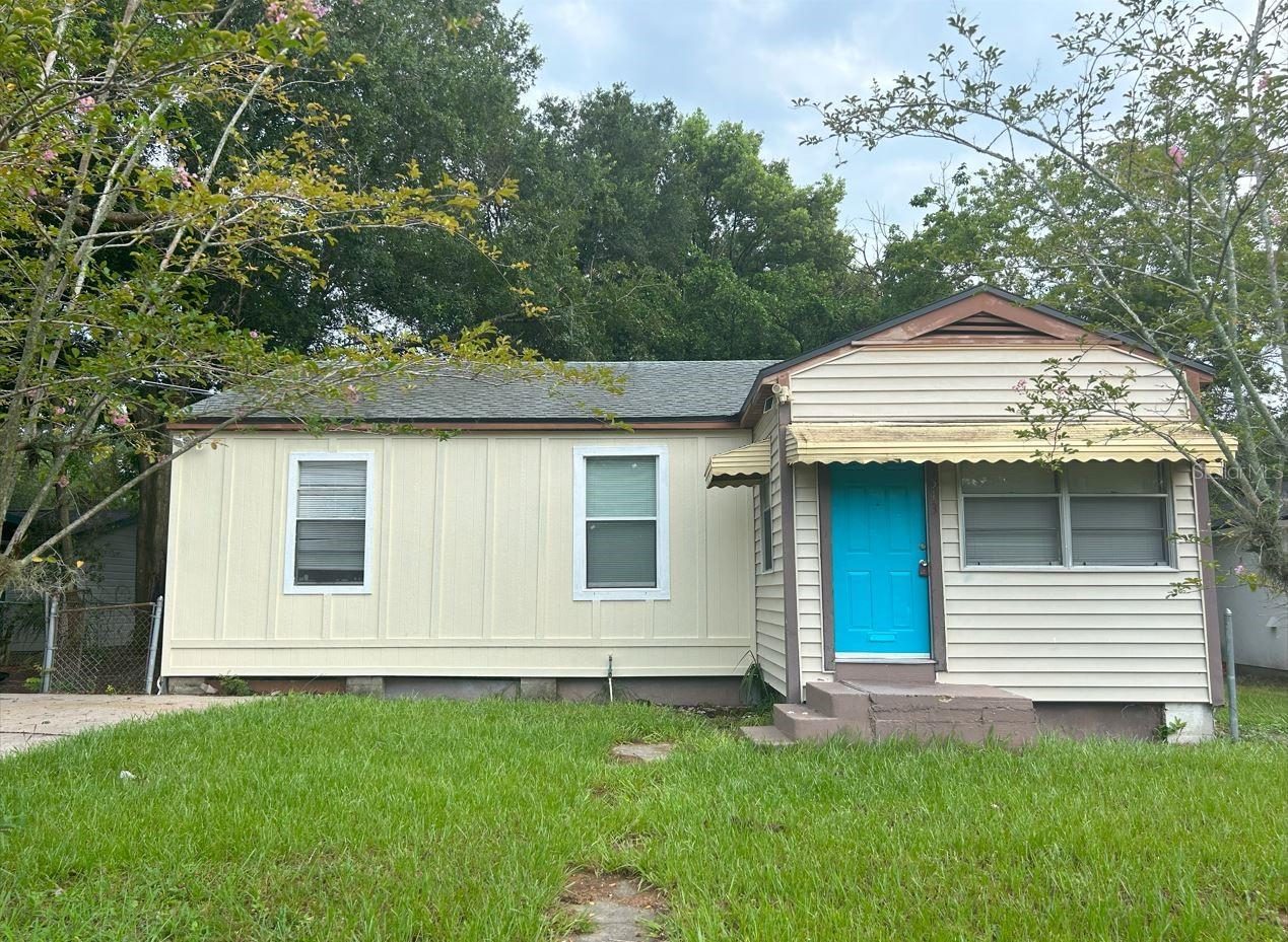 543 E 61st St Property Photo