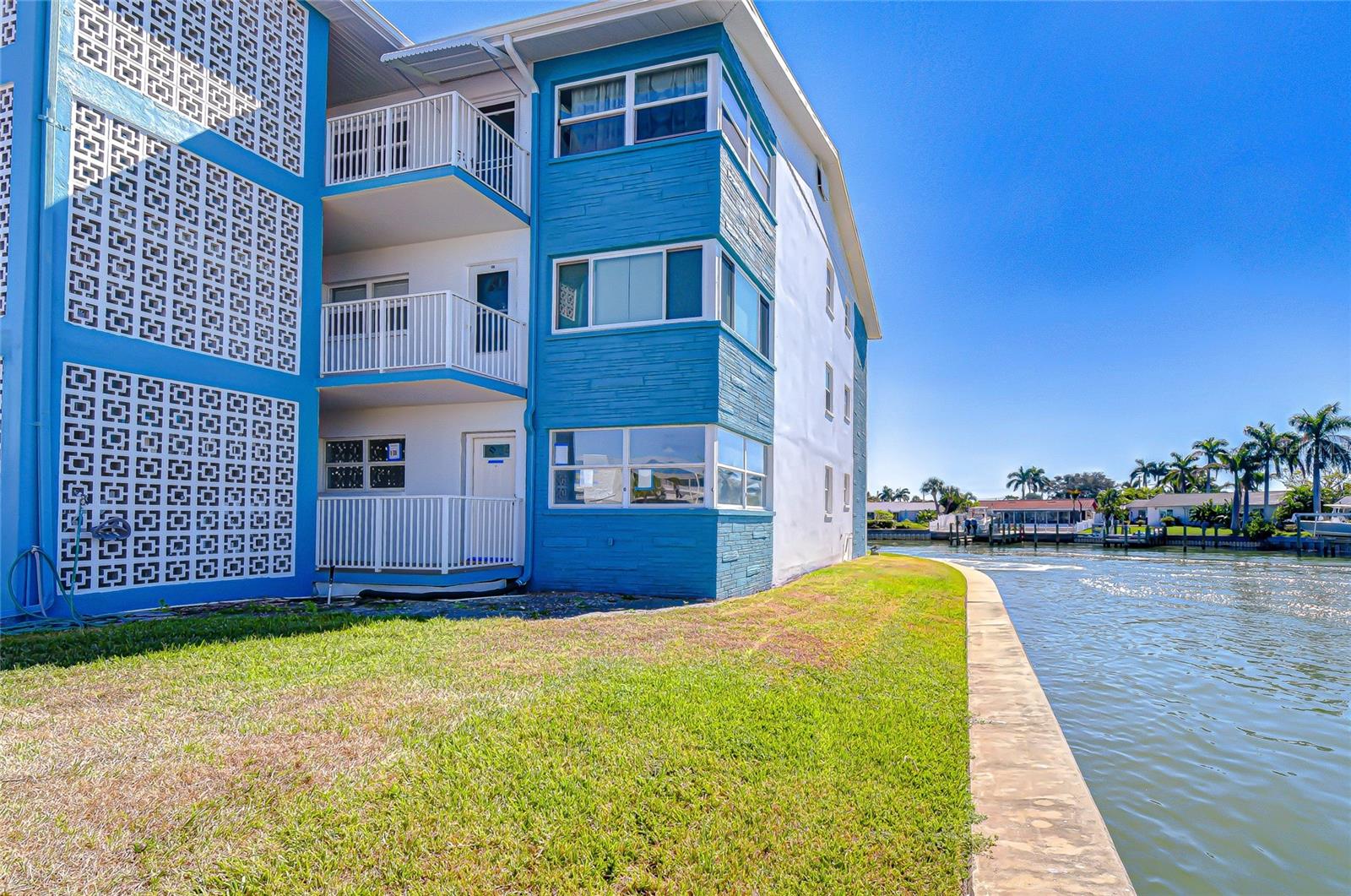 1893 Shore Dr S #206 Property Photo 31