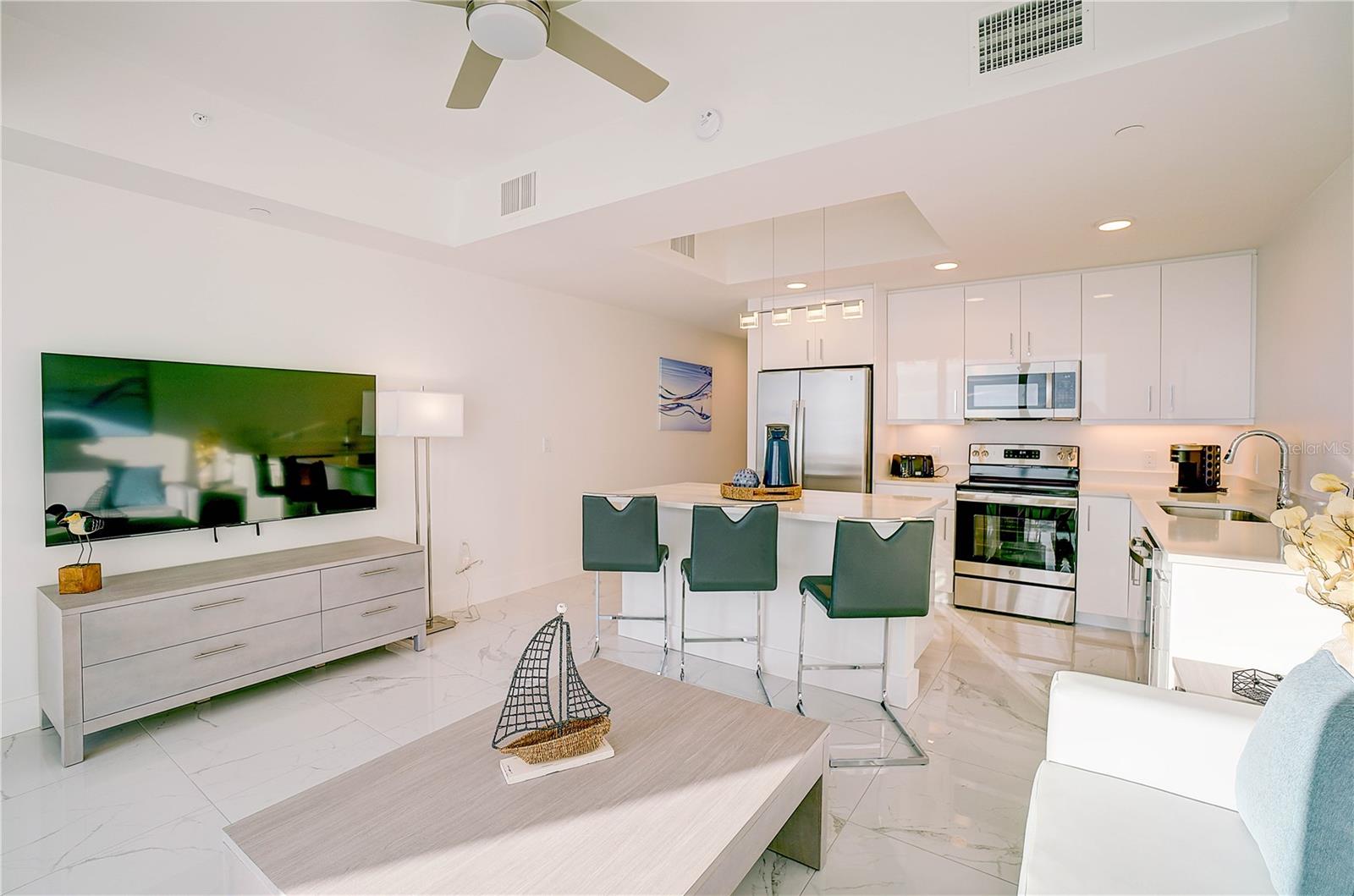 11500 Gulf Blvd #403 Property Photo 4