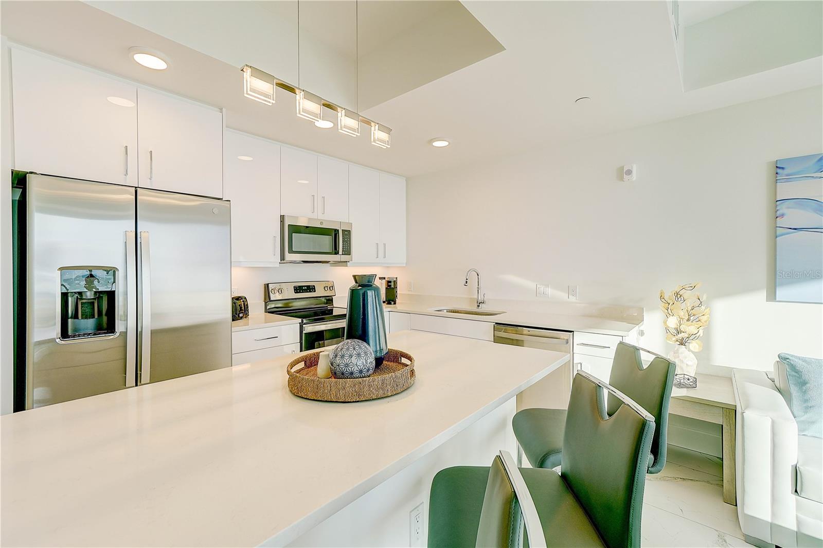11500 Gulf Blvd #403 Property Photo 6