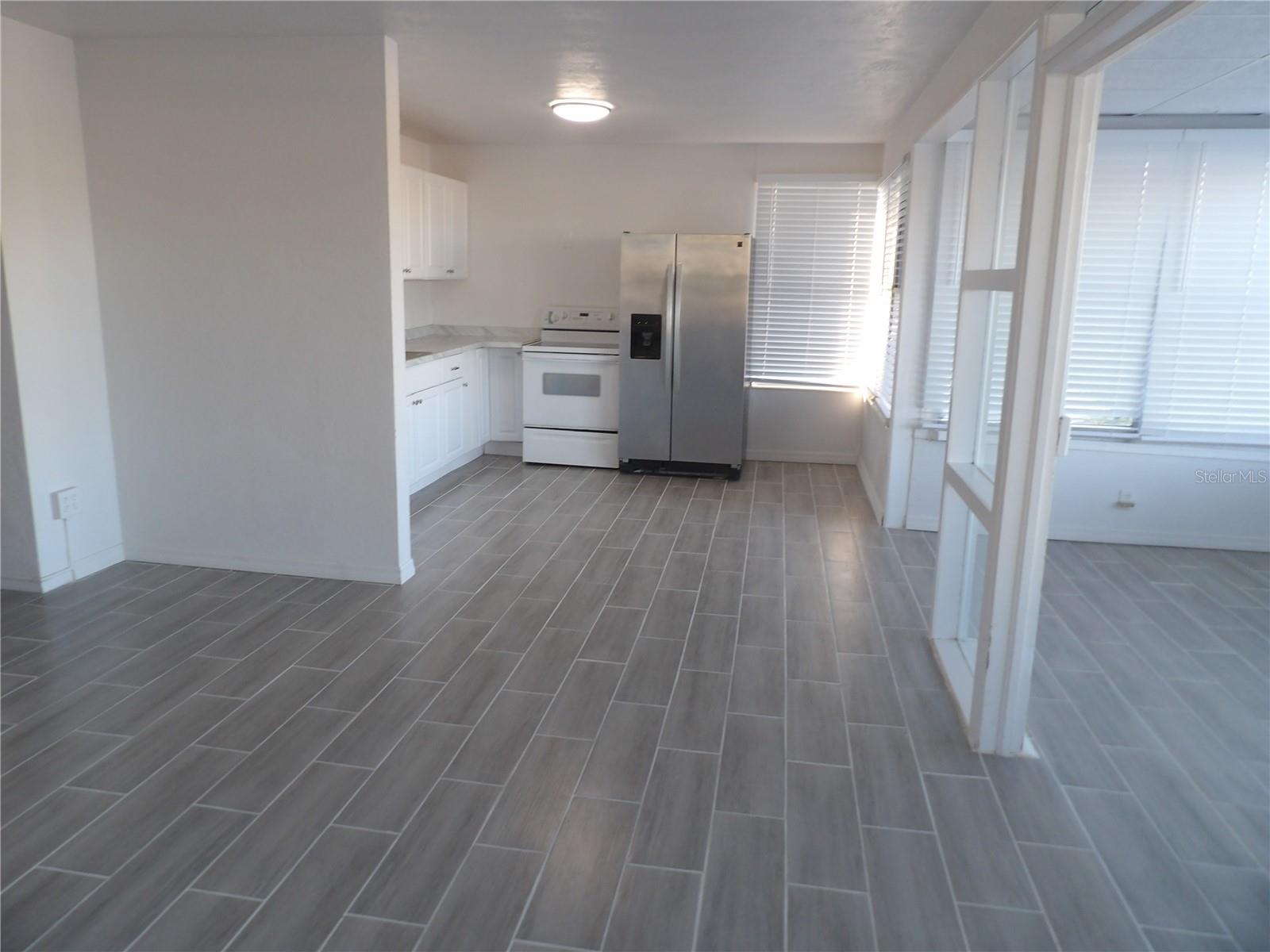 14975 1st St E Property Photo 3