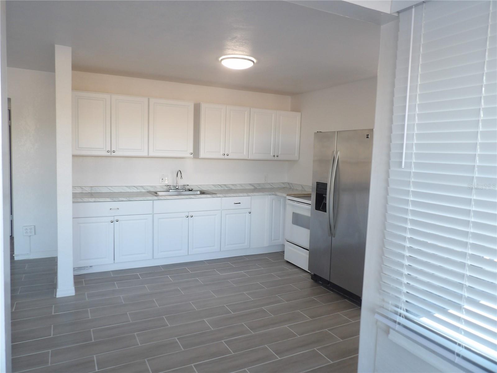 14975 1st St E Property Photo 5