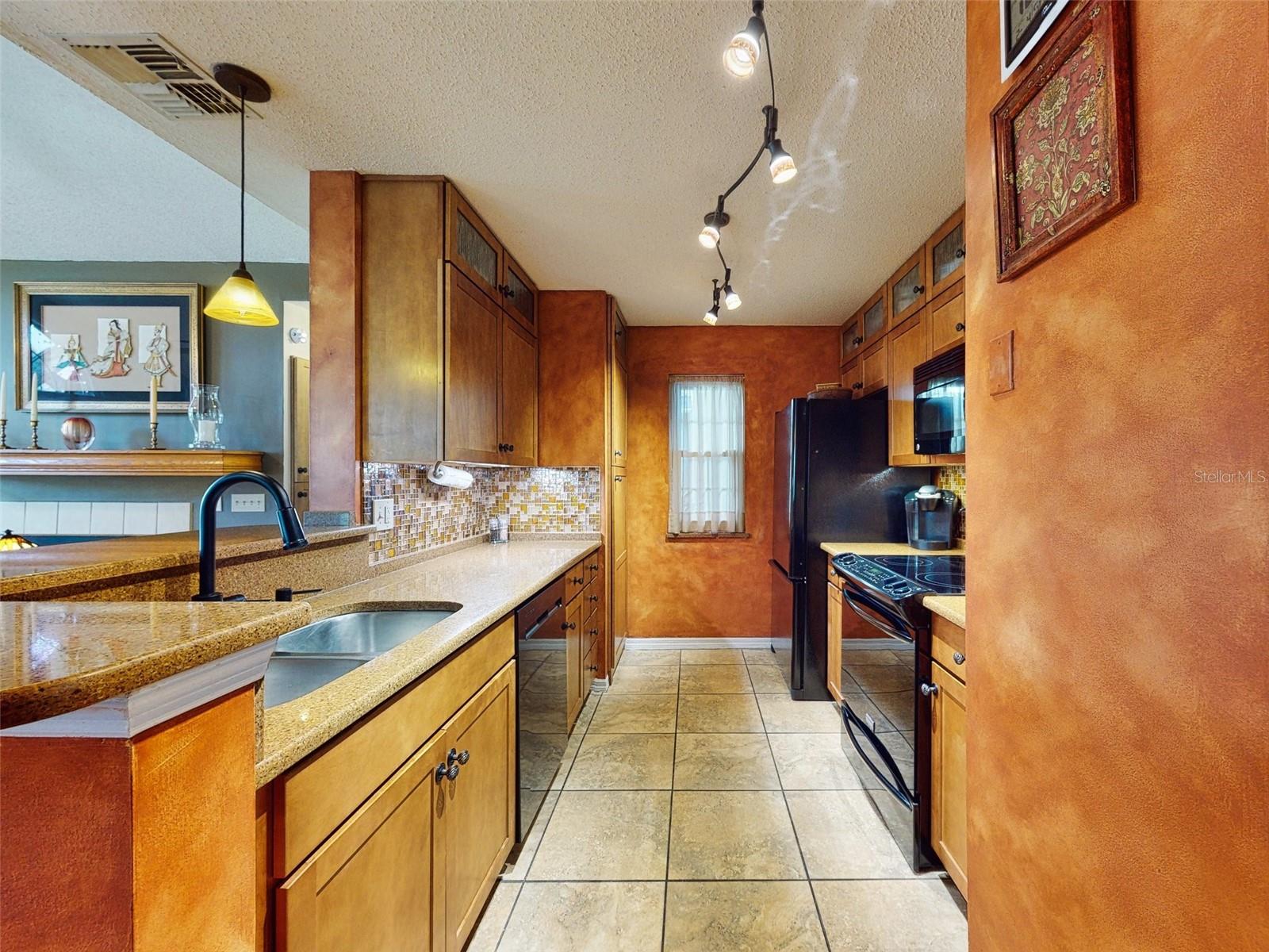 867 Windover Court Property Photo 3