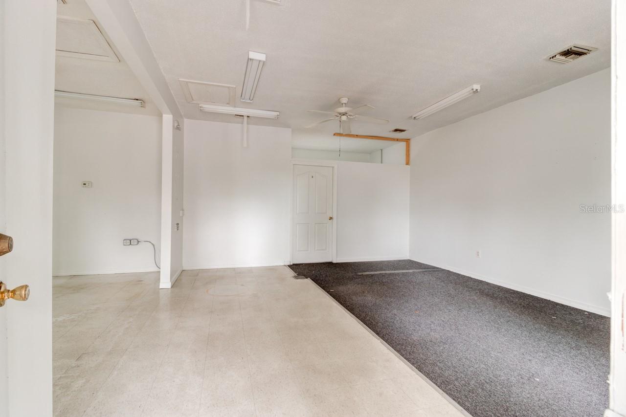 2820 Howland Blvd Property Photo 17