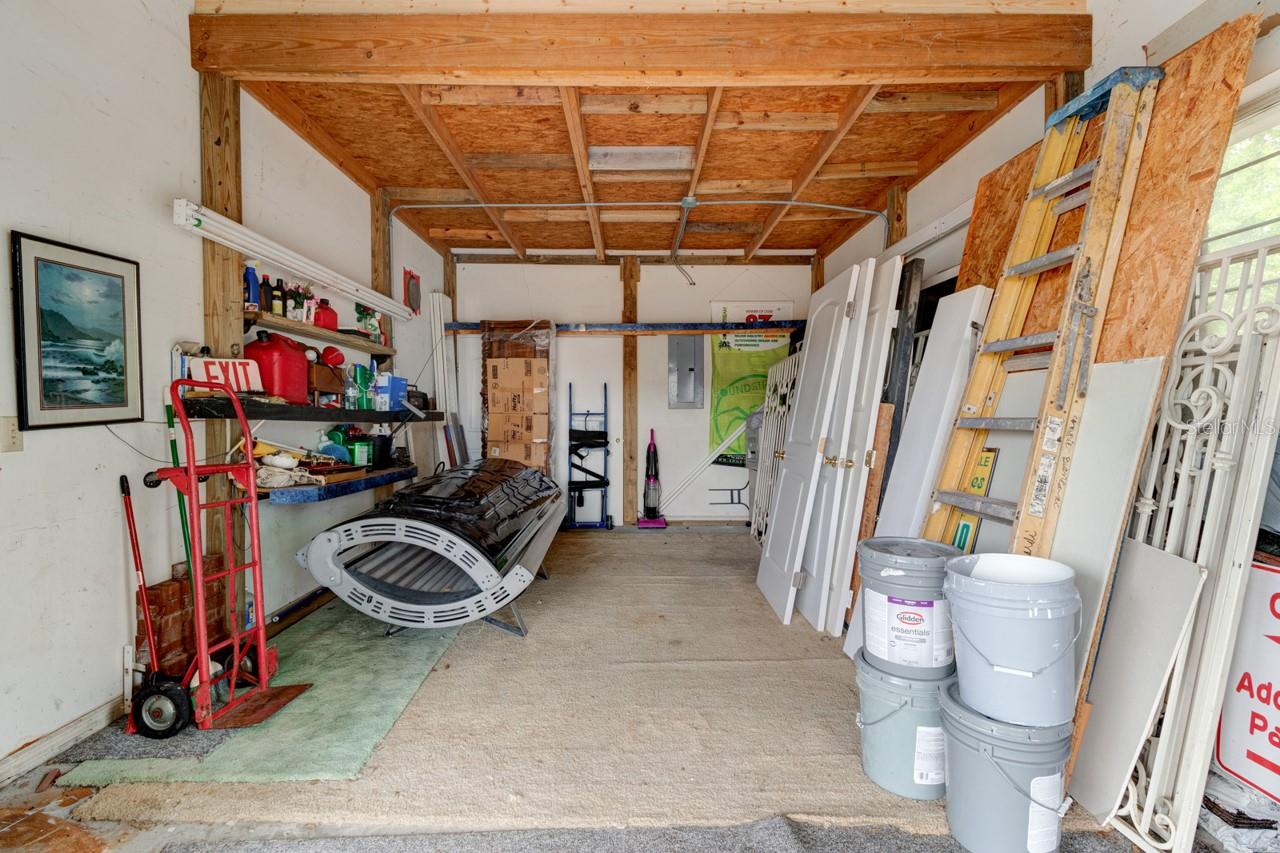 2820 Howland Blvd Property Photo 26