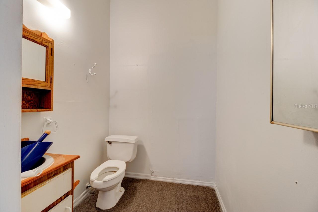 2820 Howland Blvd Property Photo 31
