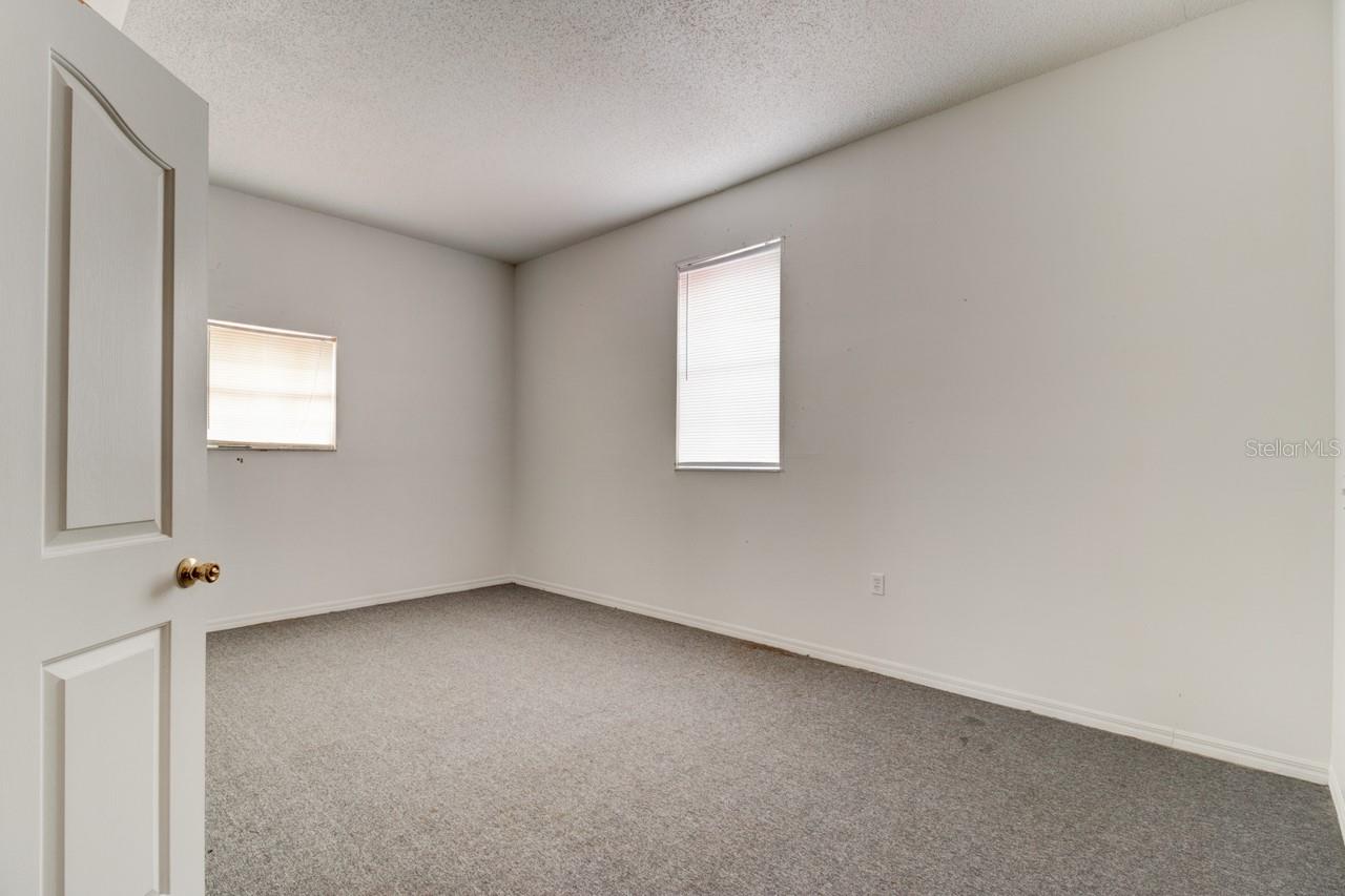 2820 Howland Blvd Property Photo 32